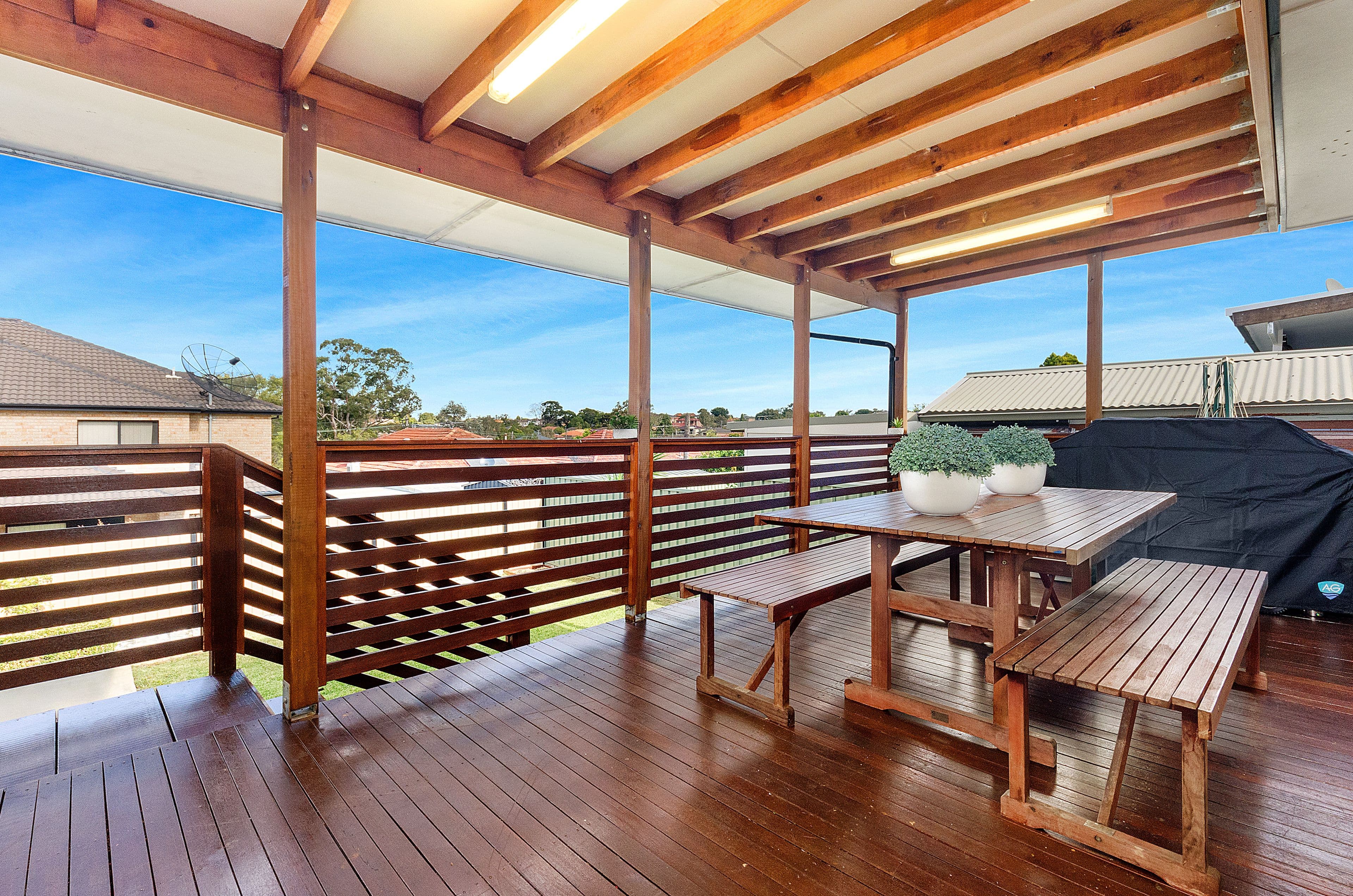 17 Lofts Avenue, Roselands - Thumbnail 2