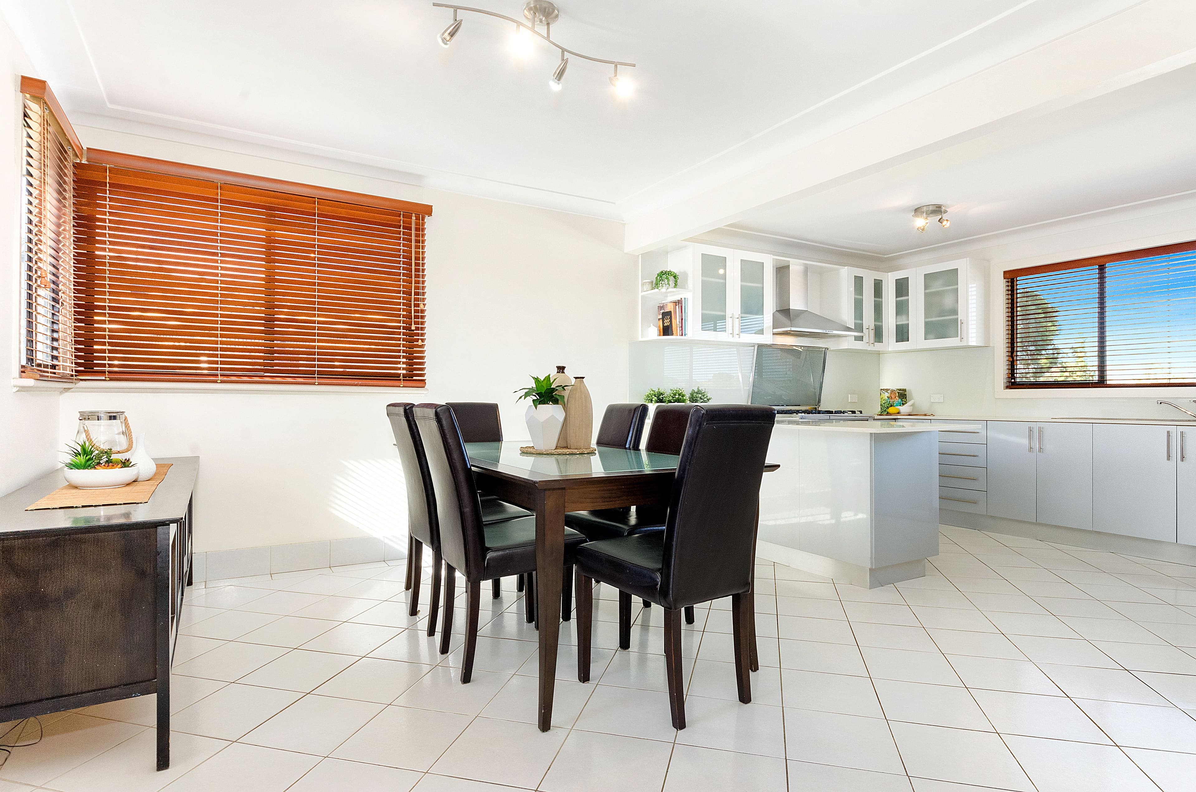 17 Lofts Avenue, Roselands - Thumbnail 5