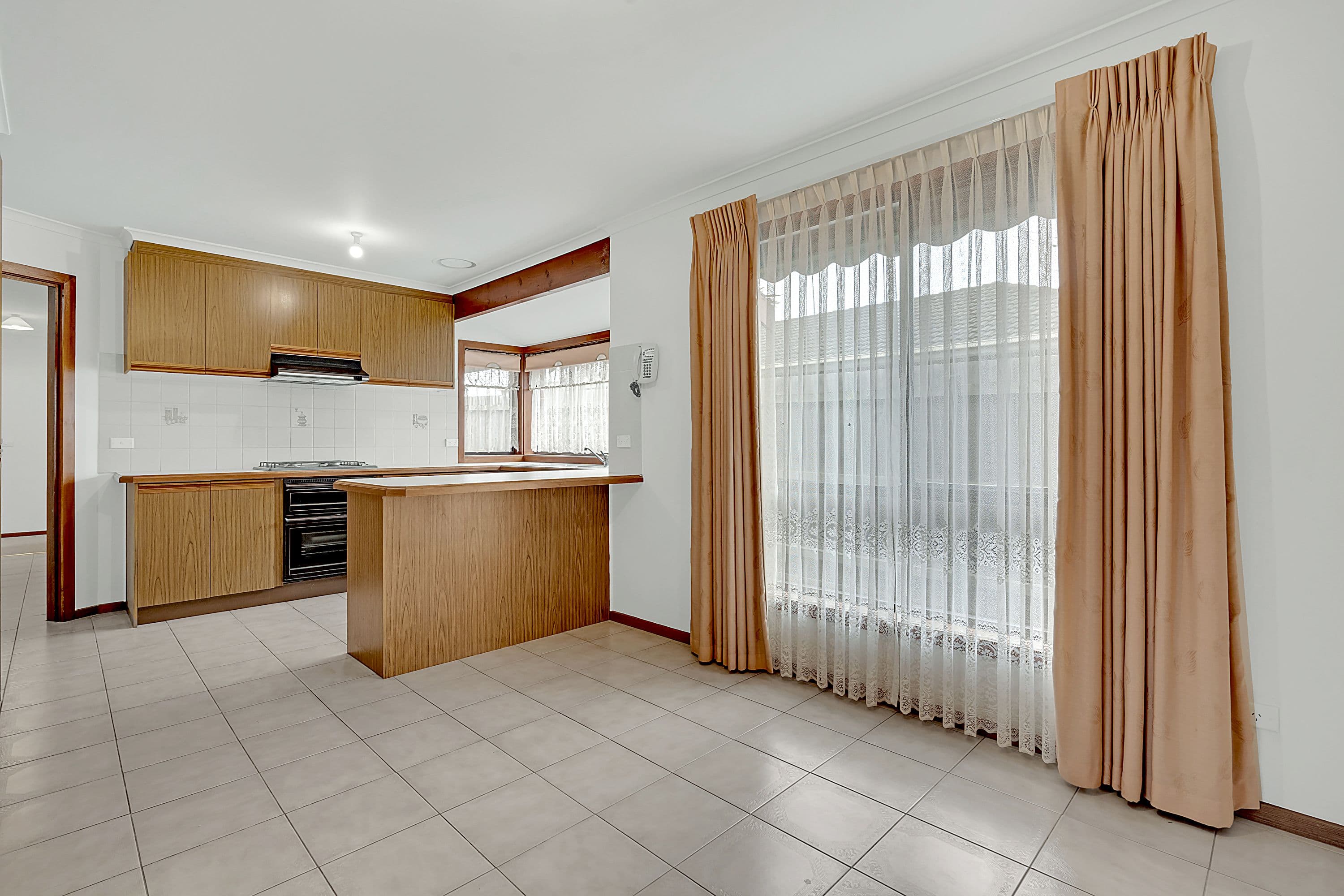10 Rosanna Court, Craigieburn VIC 3064, Craigieburn - Thumbnail 7