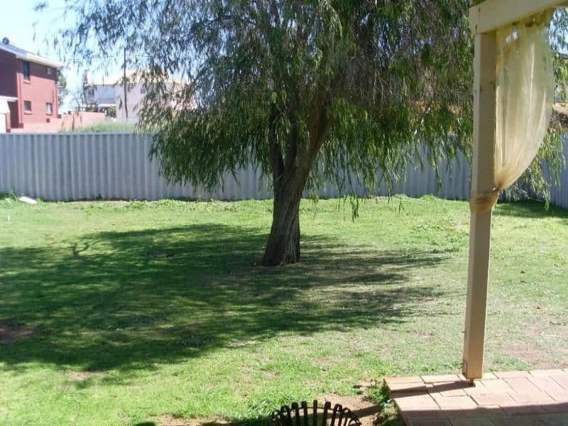 25 Lorna Street, BERESFORD WA 6530, Beresford - Thumbnail 4