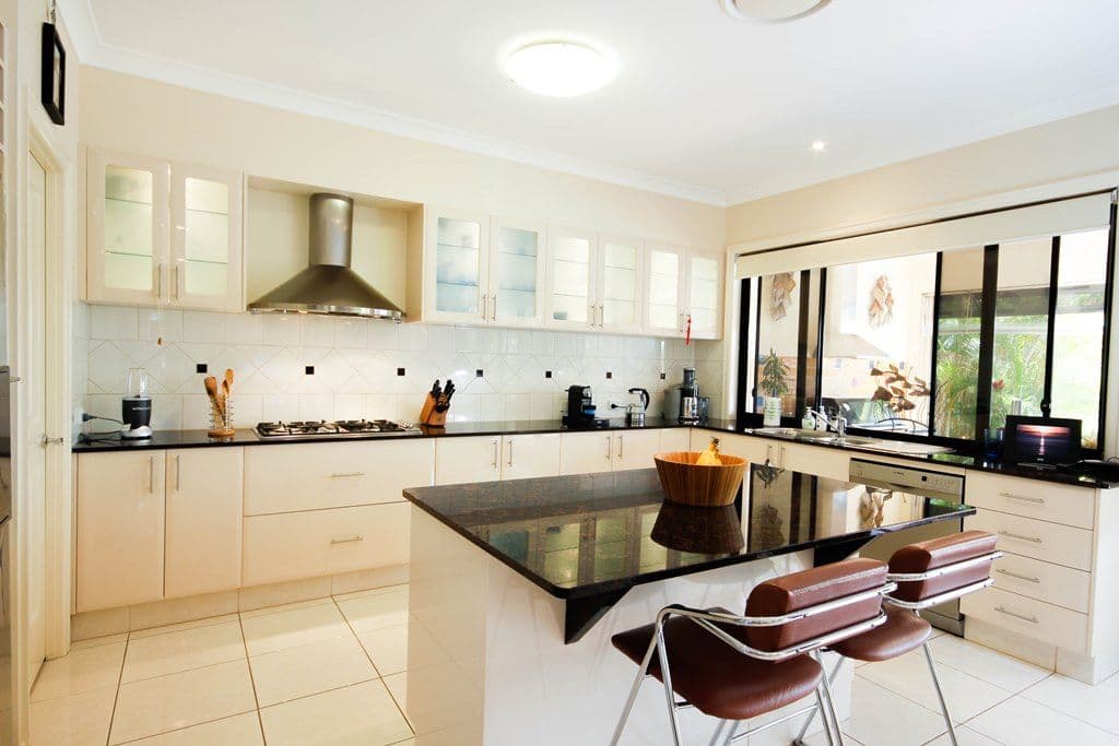 37 Lee-Anne Crescent, HELENSVALE QLD 4212, Helensvale - Thumbnail 3