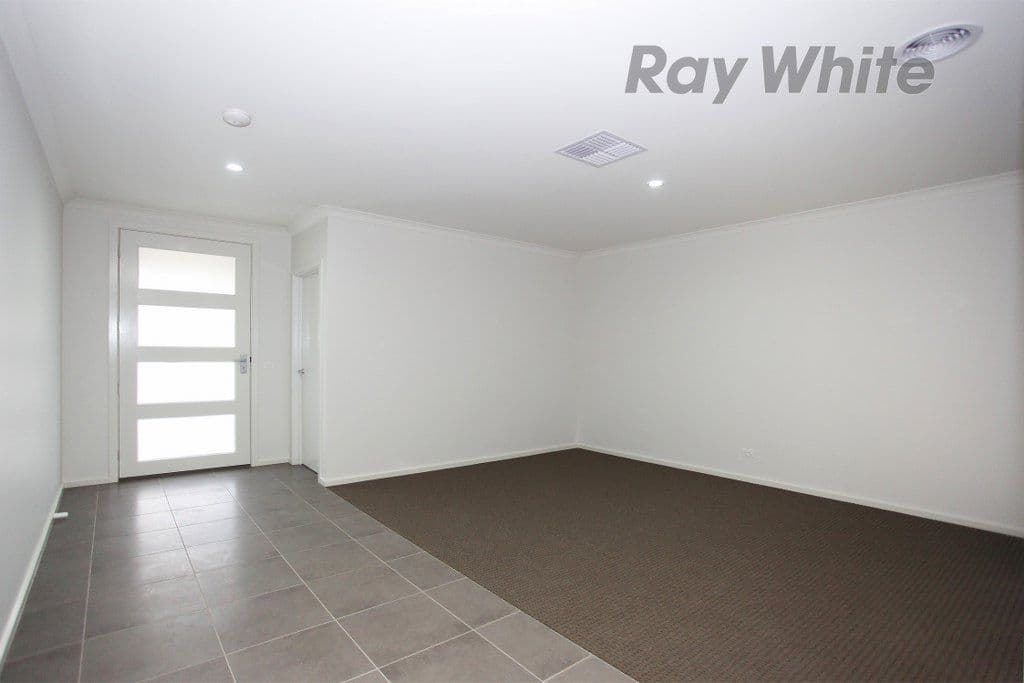 5 Baker Street, POINT COOK VIC 3030, Point Cook - Thumbnail 2
