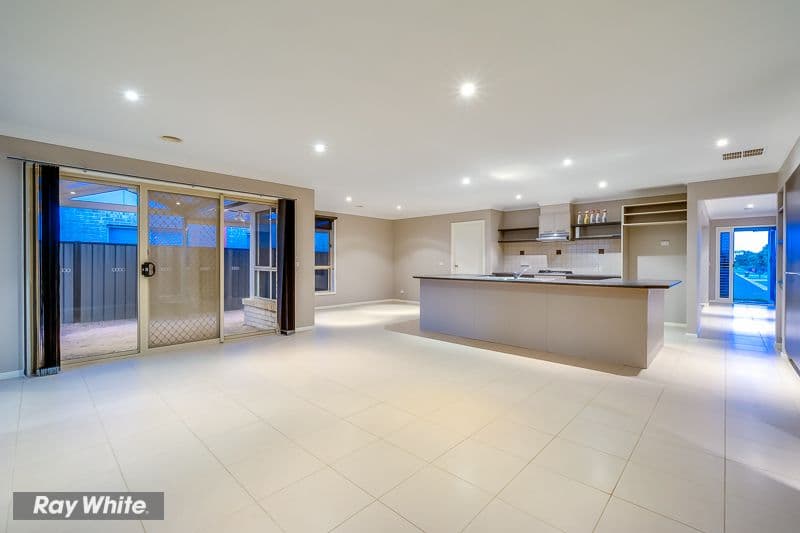 15 DANFIELD Drive, Tarneit VIC 3029, Tarneit - Thumbnail 4
