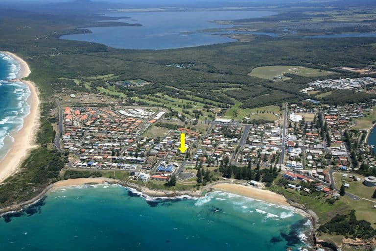 10 Queen Street, YAMBA NSW 2464, Yamba - Image 1