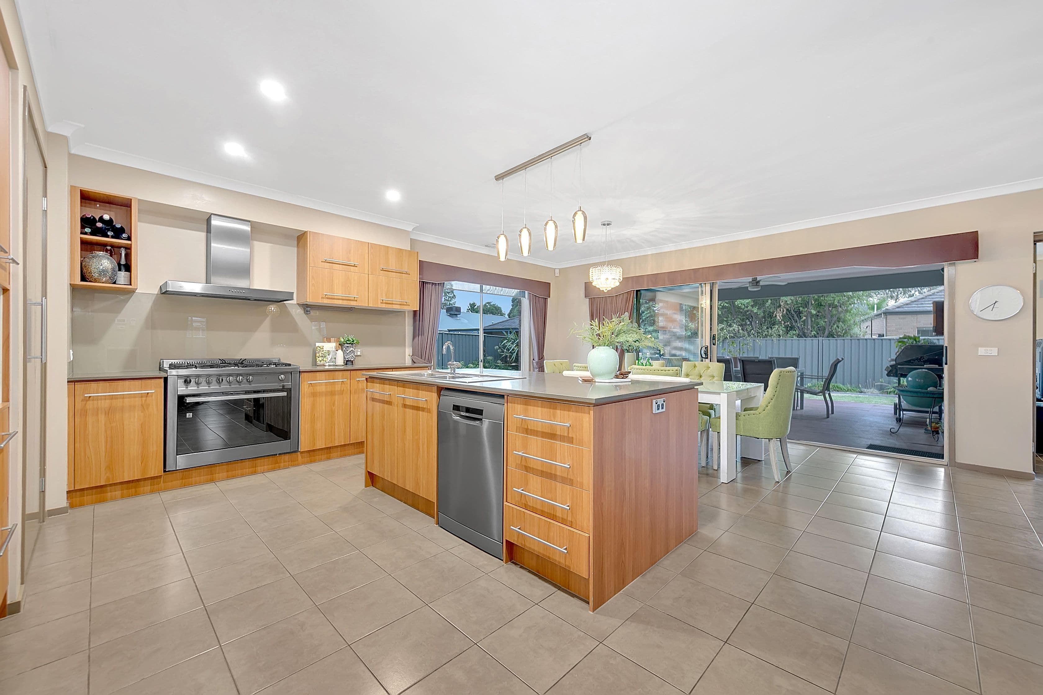 4 Wilderness Place, South Morang VIC 3752, South Morang - Thumbnail 2