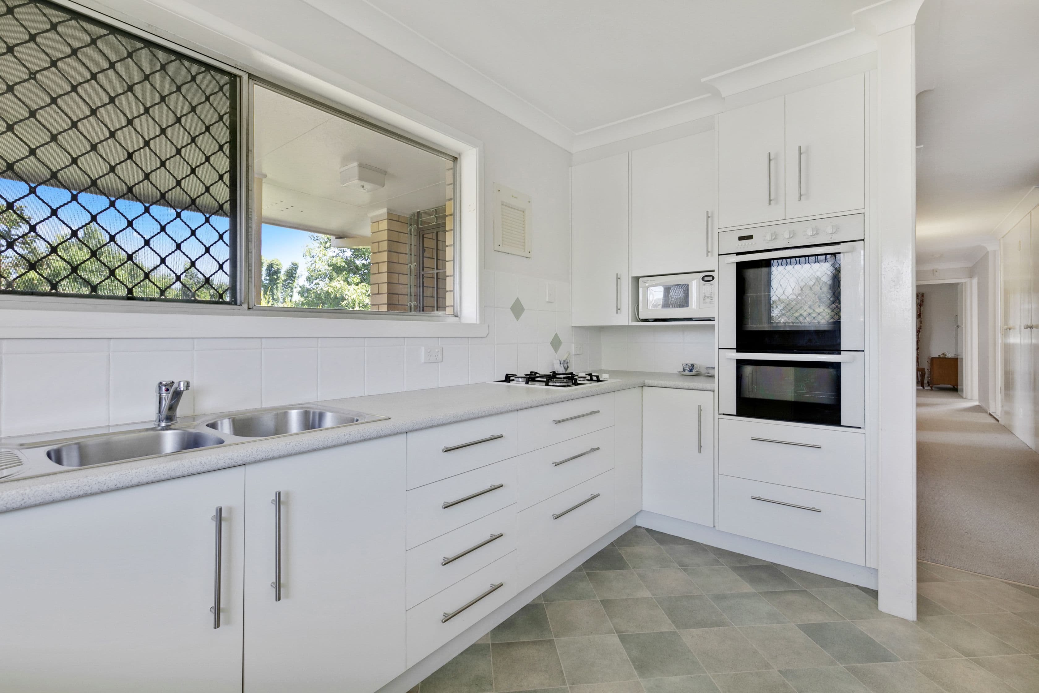 77 Regent Street, Wynnum West QLD 4178, Wynnum West - Thumbnail 8