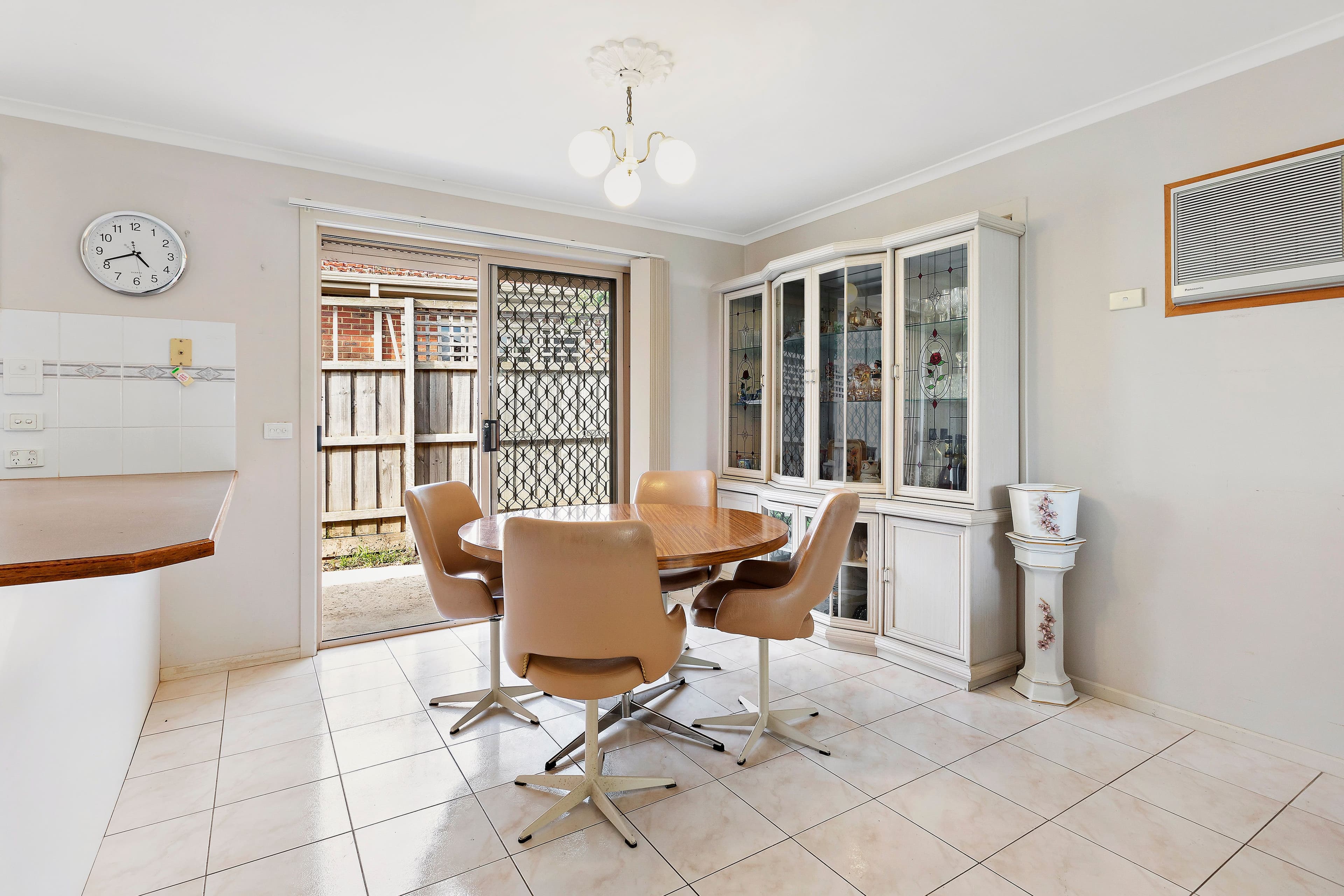19 Hillcrest Avenue, Chadstone VIC 3148, Chadstone - Thumbnail 2