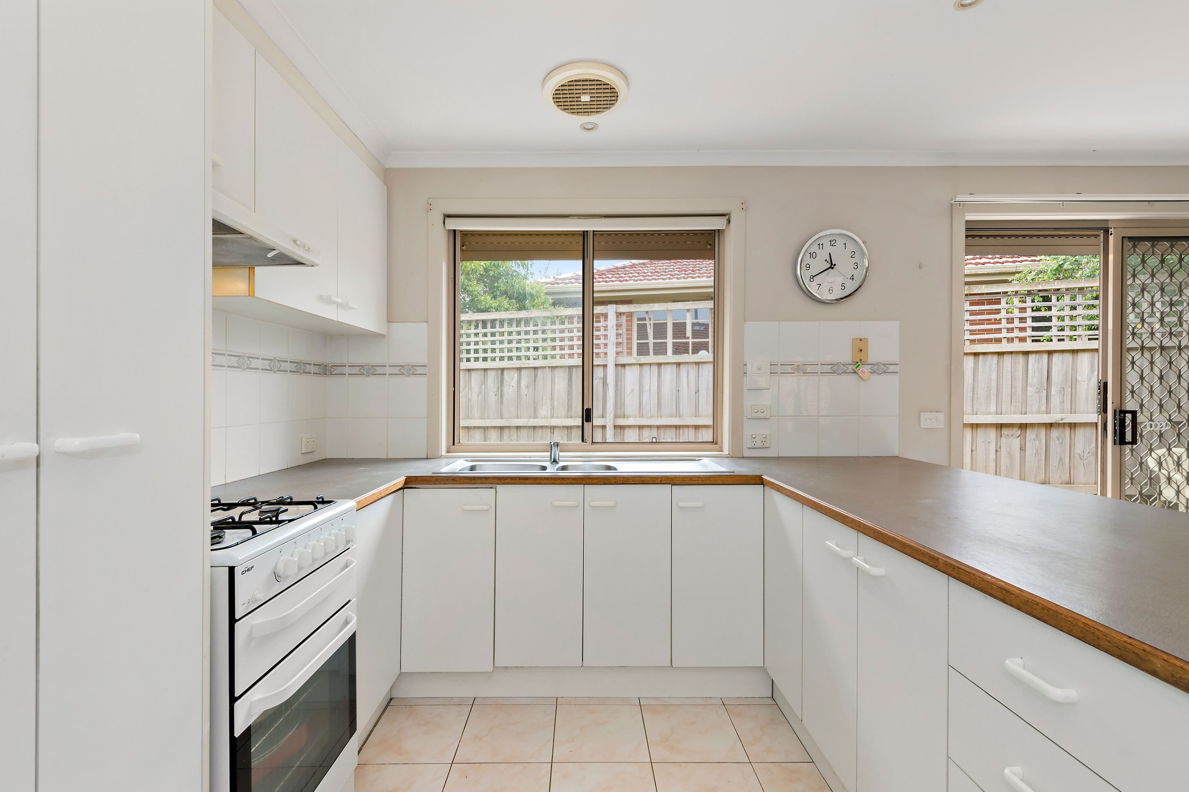 19 Hillcrest Avenue, Chadstone VIC 3148, Chadstone - Thumbnail 4