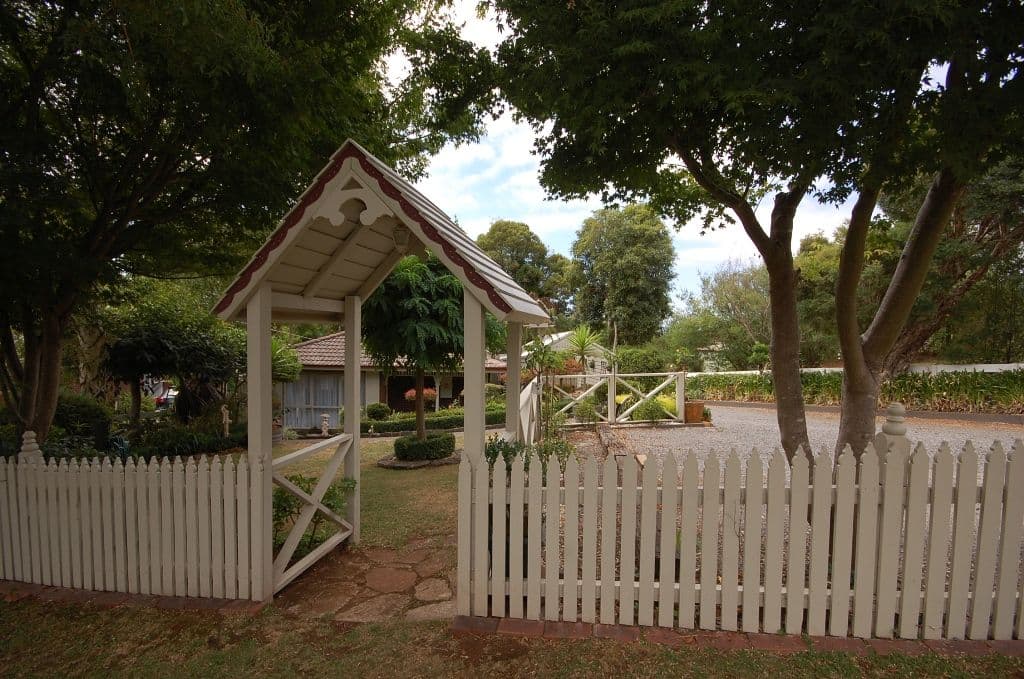 4 Loris Street, SILVAN VIC 3795, Silvan - Thumbnail 2