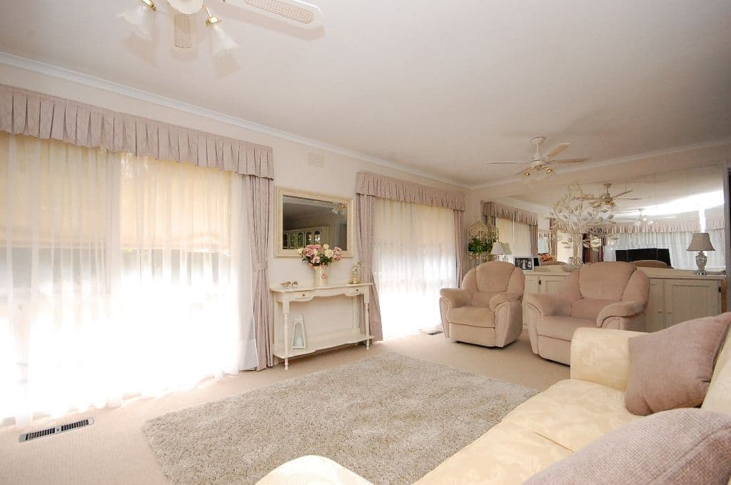 4 Loris Street, SILVAN VIC 3795, Silvan - Thumbnail 3