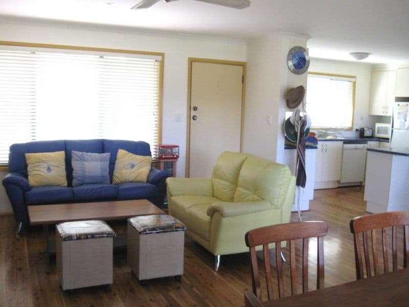 17 Annetts Parade, MOSSY POINT NSW 2537, Mossy Point - Thumbnail 3