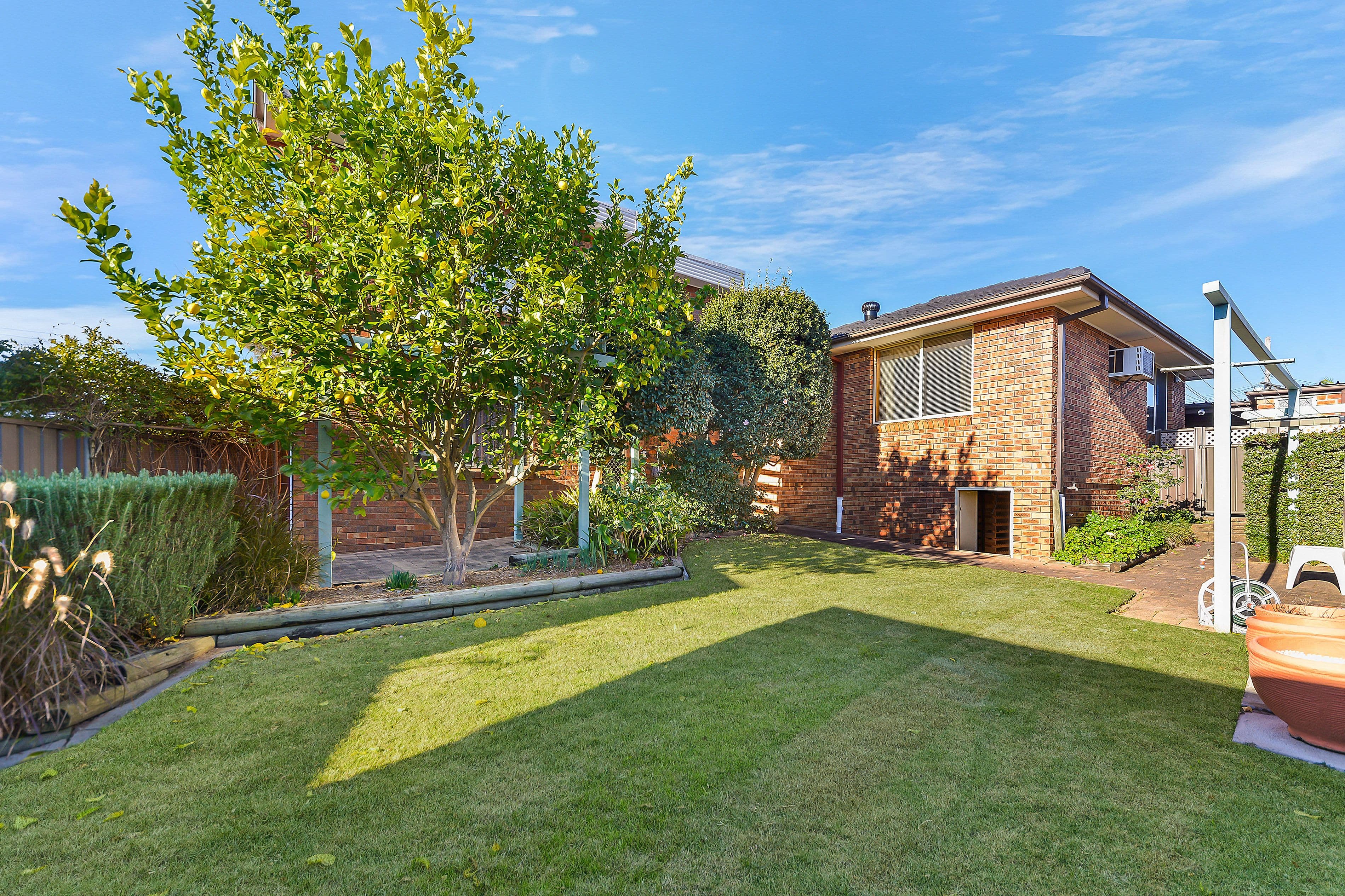 7 Harden Crescent, Georges Hall - Thumbnail 8