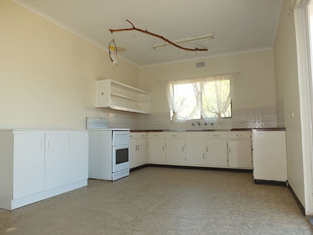 24 Port Road, KADINA SA 5554, Kadina - Thumbnail 2
