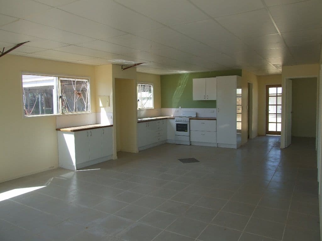 3 Quail Street, LONGREACH QLD 4730, Longreach - Thumbnail 2