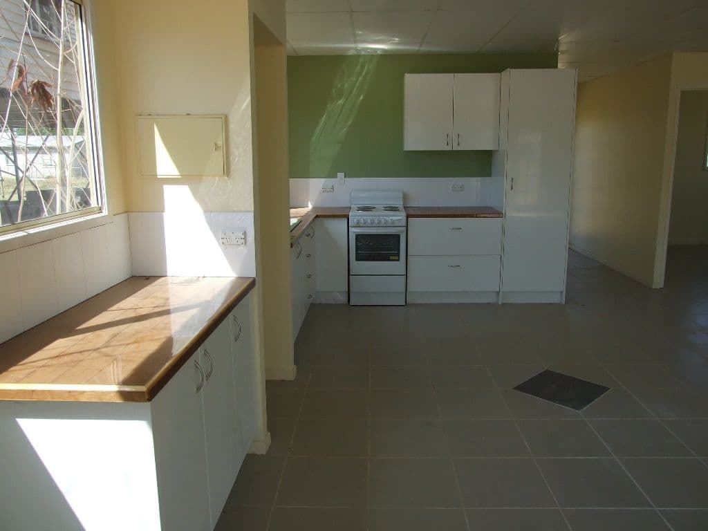 3 Quail Street, LONGREACH QLD 4730, Longreach - Thumbnail 3