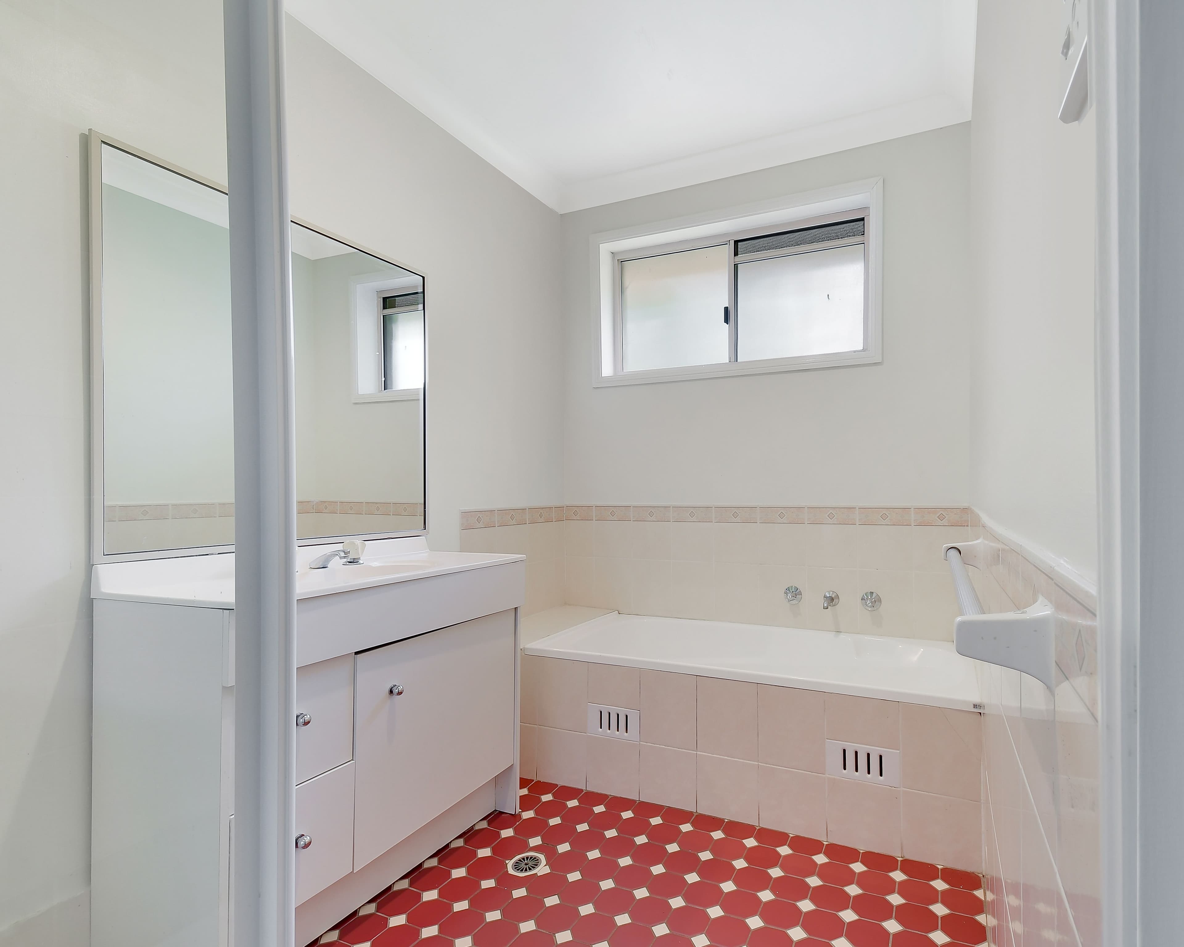 4 Westmoreland Road, Minto - Thumbnail 7