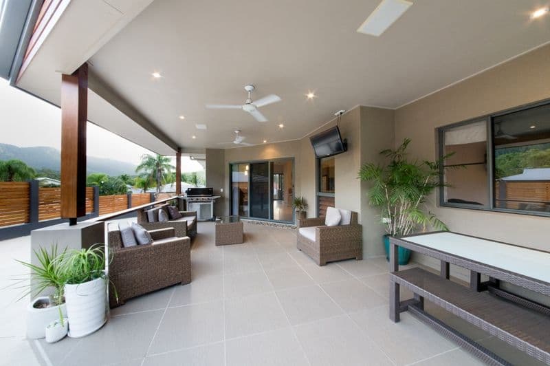 35 Valley Drive, CANNONVALE QLD 4802, Cannonvale - Thumbnail 2