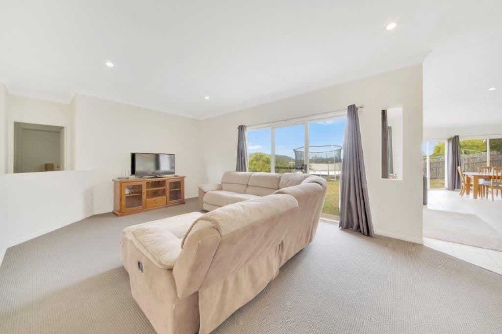16 Viewpoint Way, New Auckland QLD 4680, New Auckland - Thumbnail 6