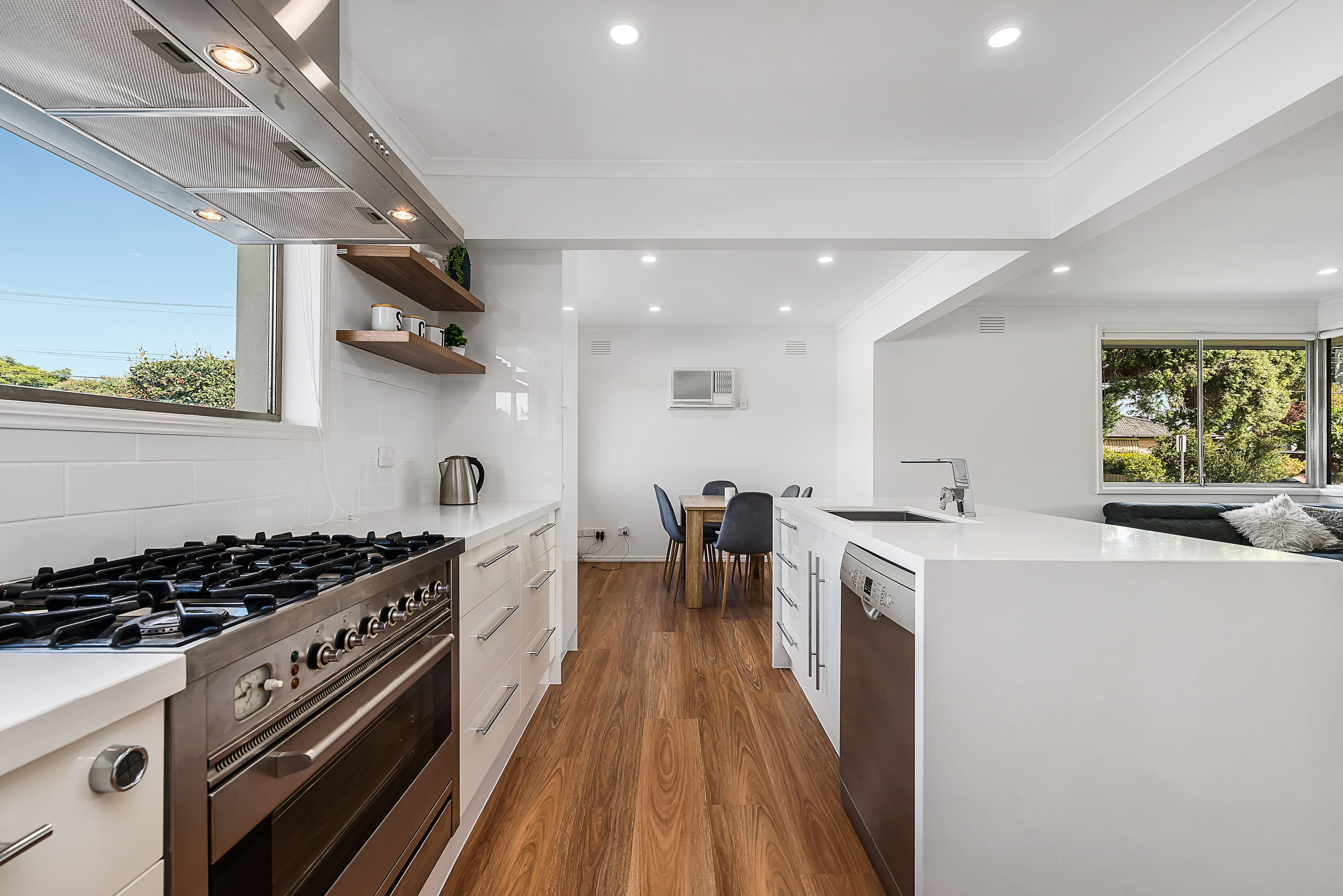 14 Warraweena Road, Clayton South VIC 3169, Clayton South - Thumbnail 3