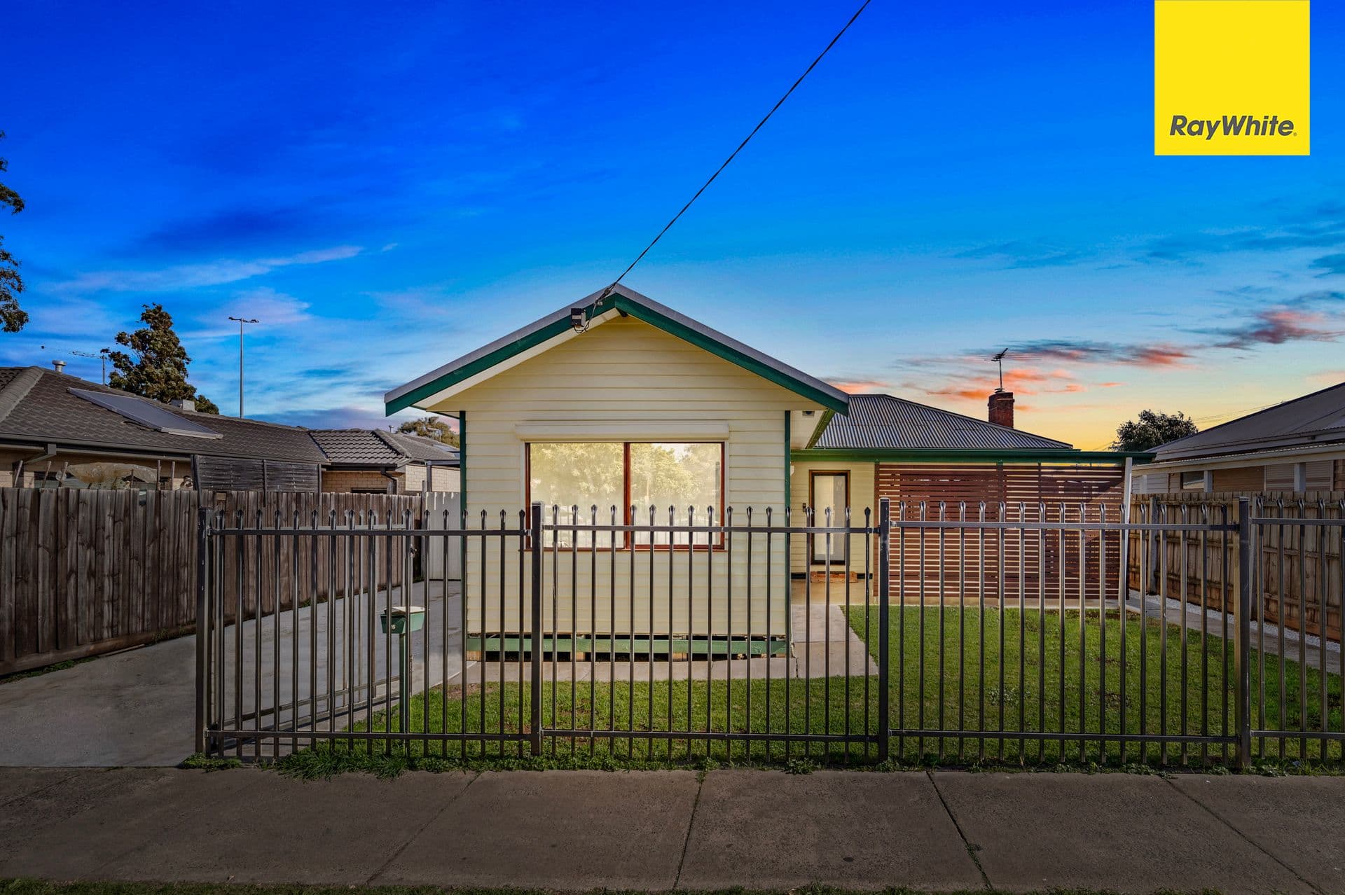 25 Exford Road, Melton South VIC 3338, Melton South - Thumbnail 2