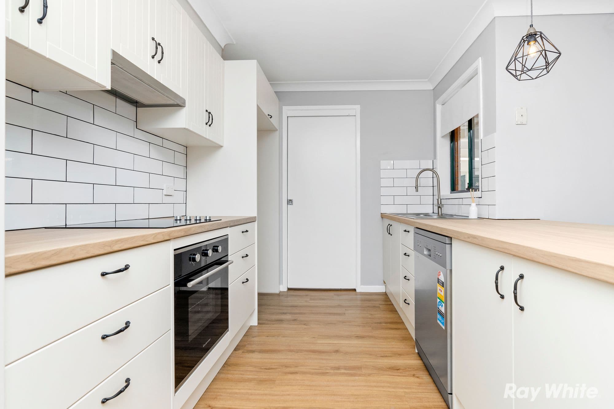8 Juniper Place, FOREST HILL NSW 2651, Forest Hill - Thumbnail 4