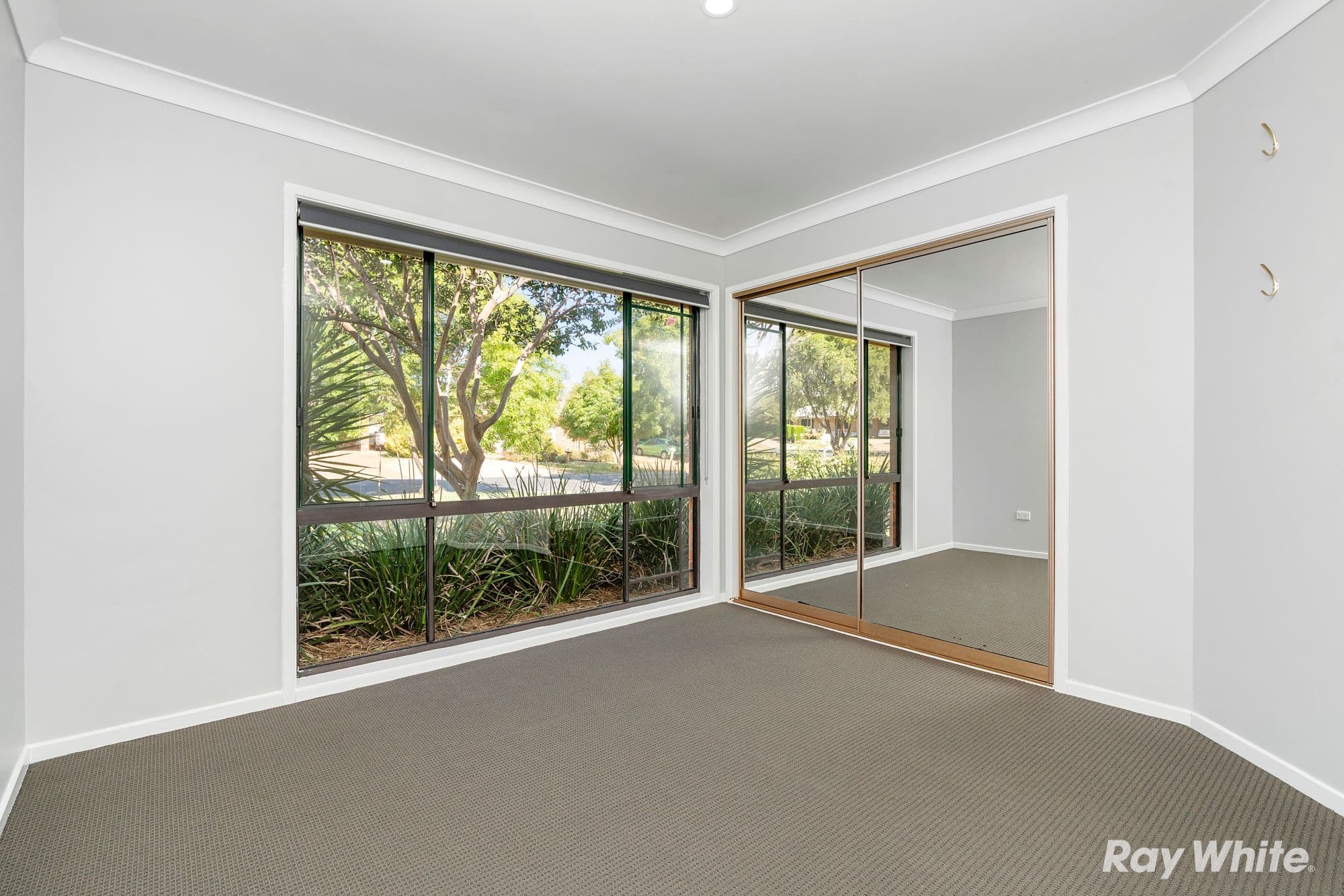 8 Juniper Place, FOREST HILL NSW 2651, Forest Hill - Thumbnail 6