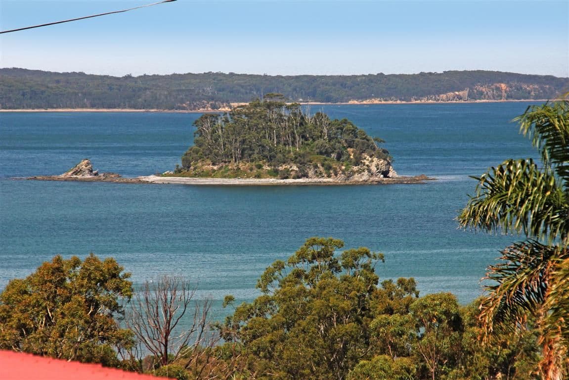 26 Derribong Avenue, Catalina - Thumbnail 2