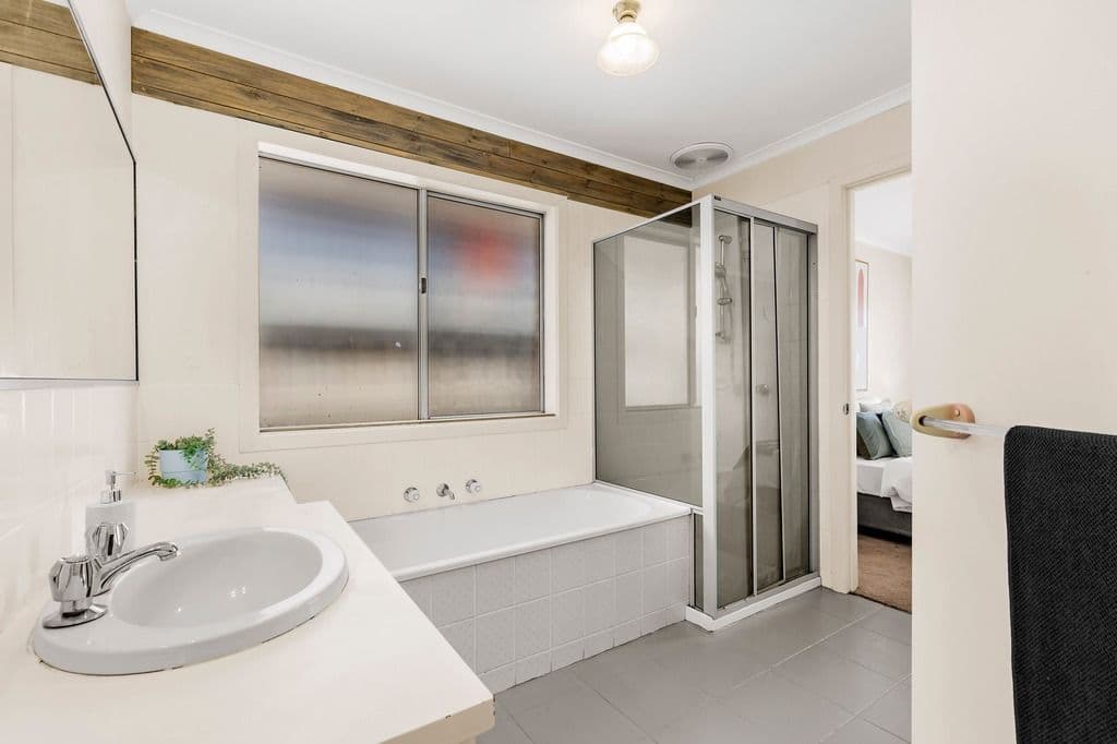97 Woolnough Drive, Mill Park VIC 3082, Mill Park - Thumbnail 6