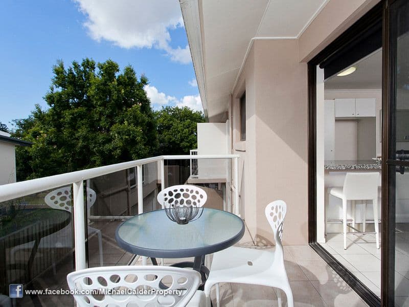 23 Winchester Street, HAMILTON QLD 4007, Hamilton - Thumbnail 2