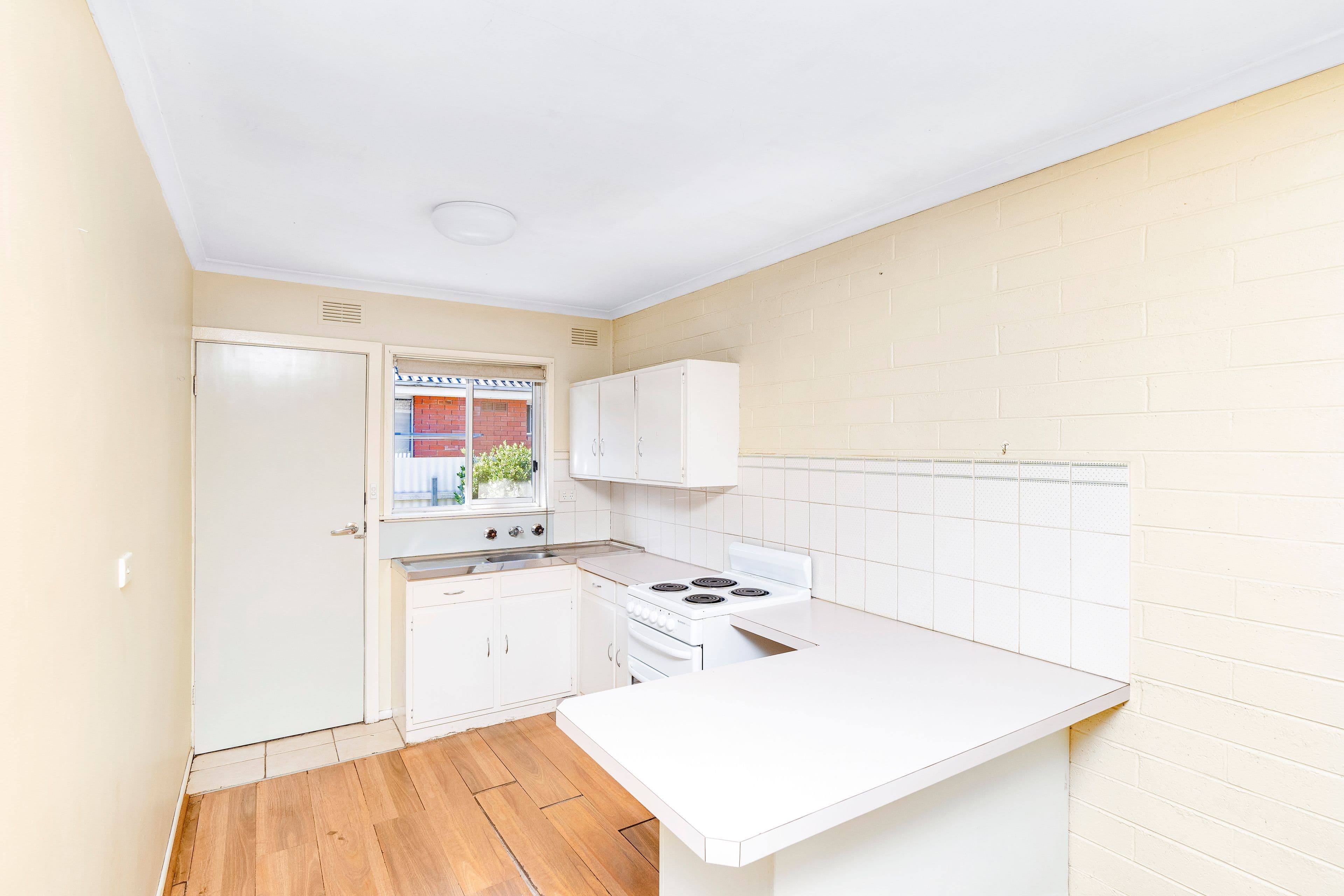 10 Higgins Avenue, Wagga Wagga NSW 2650, Wagga Wagga - Thumbnail 2