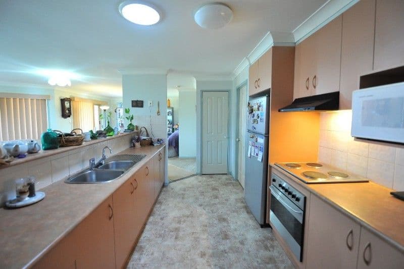 4a David Street, ROCKVILLE QLD 4350, Rockville - Thumbnail 3