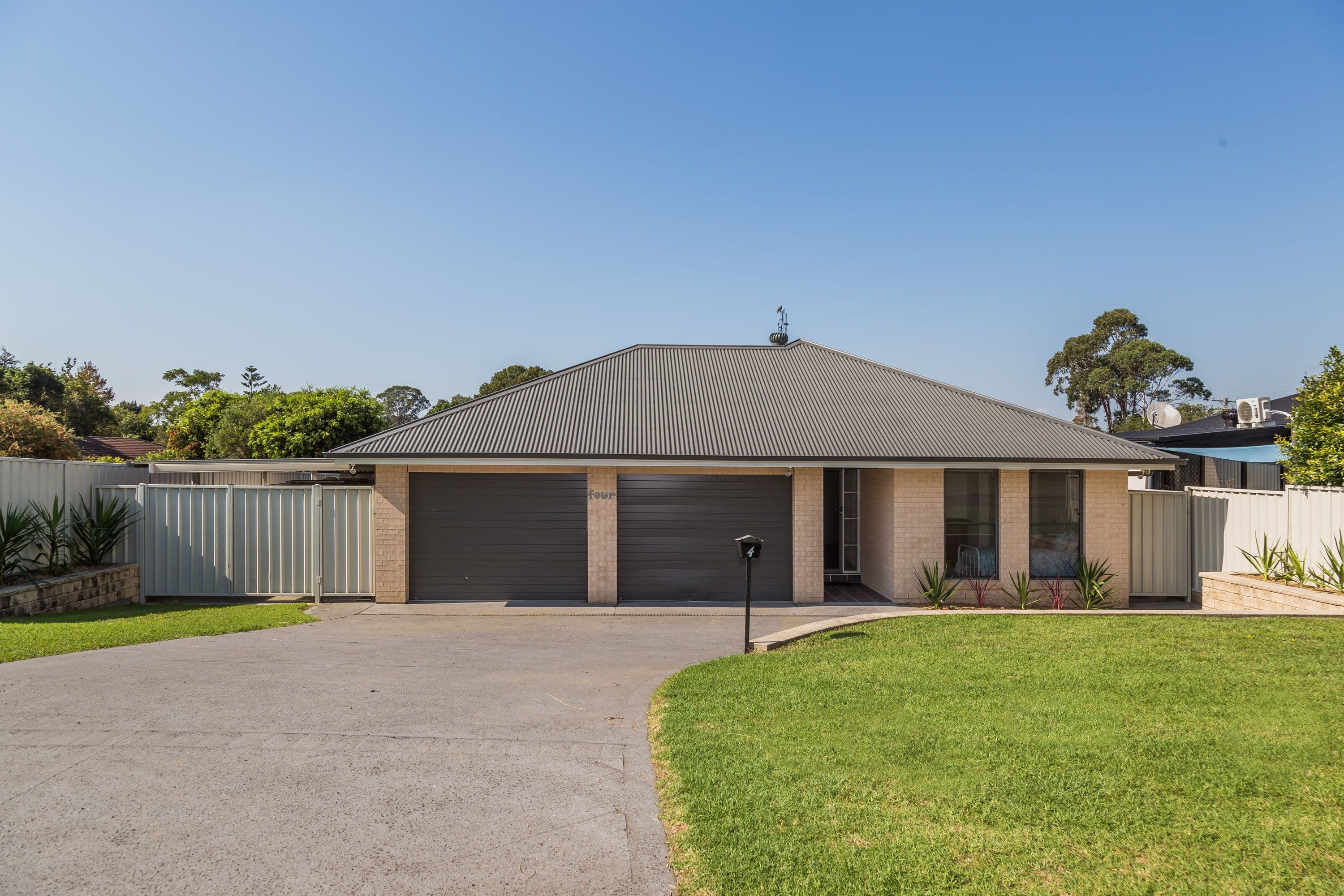 4 Lyndhurst Drive, Bomaderry - Image 1