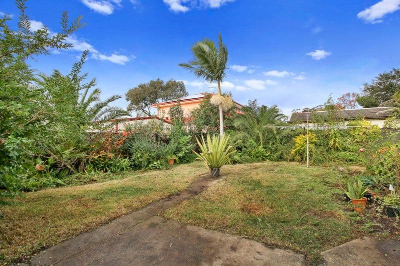 32 Kaluga Street, Busby - Thumbnail 2