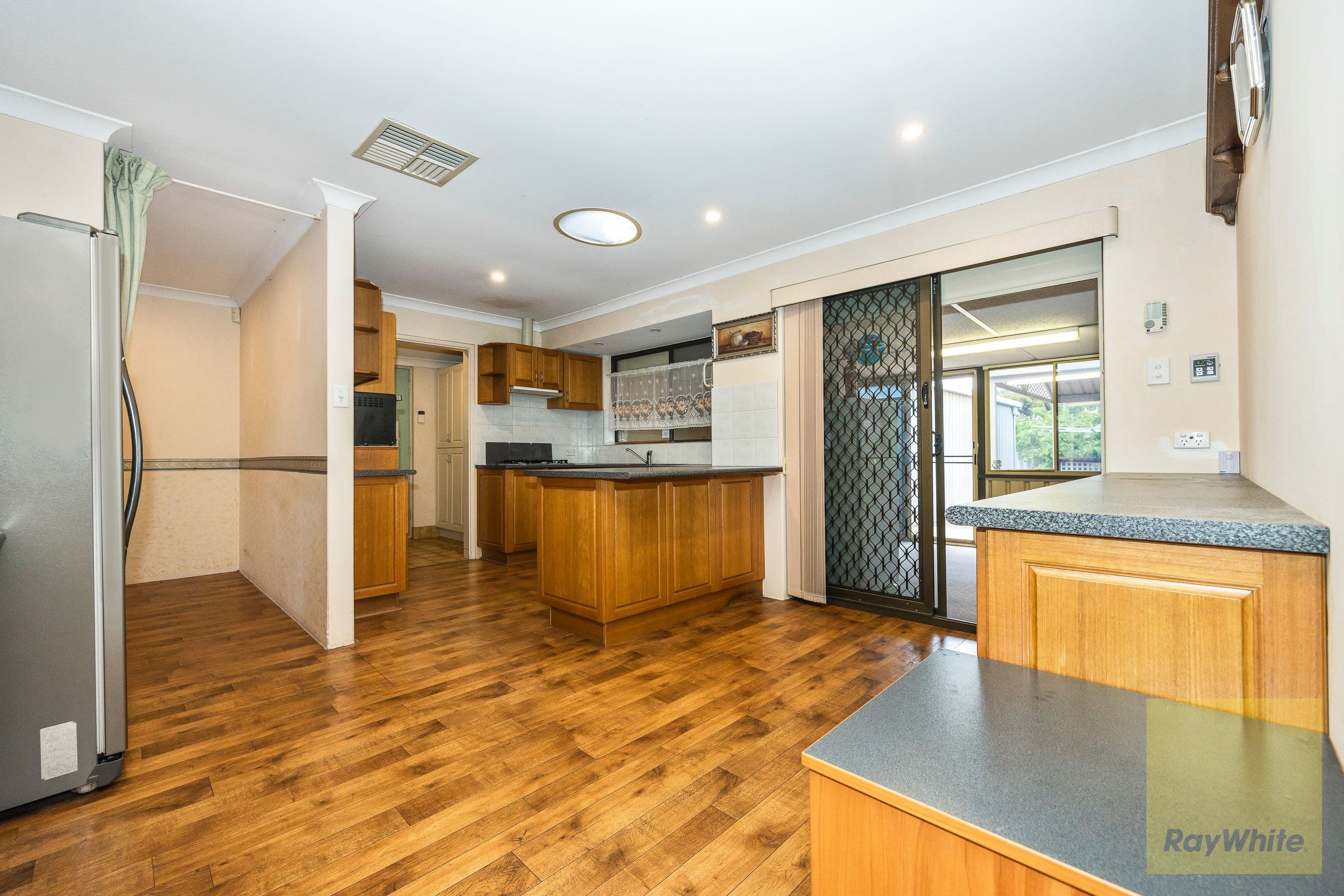 7 Carey Place, Gosnells WA 6110, Gosnells - Thumbnail 3
