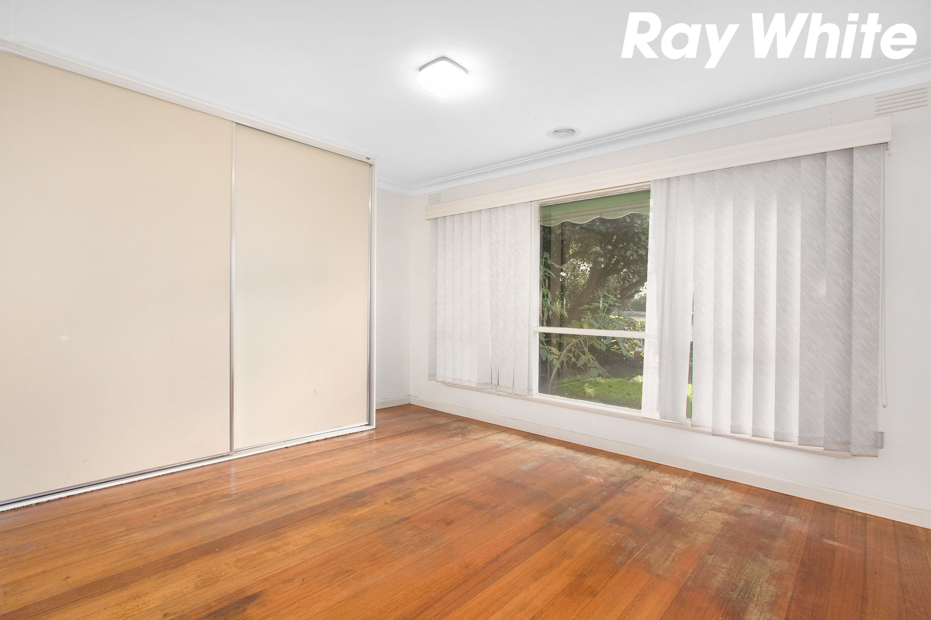 34 Henty Street, Pakenham VIC 3810, Pakenham - Thumbnail 5