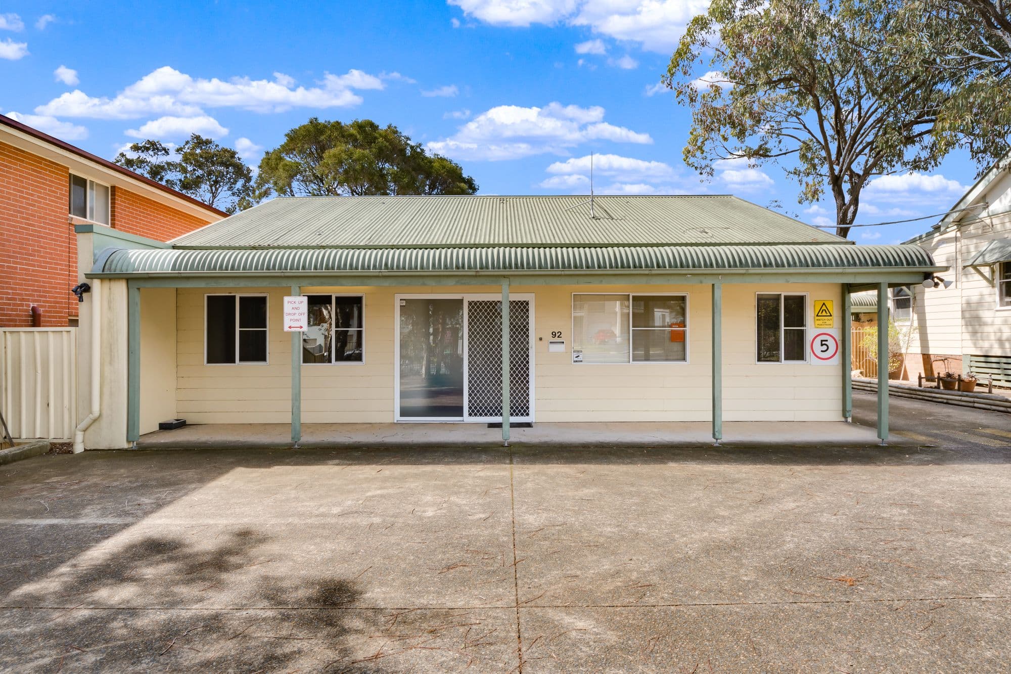 92 Oxford Road, Ingleburn - Thumbnail 2