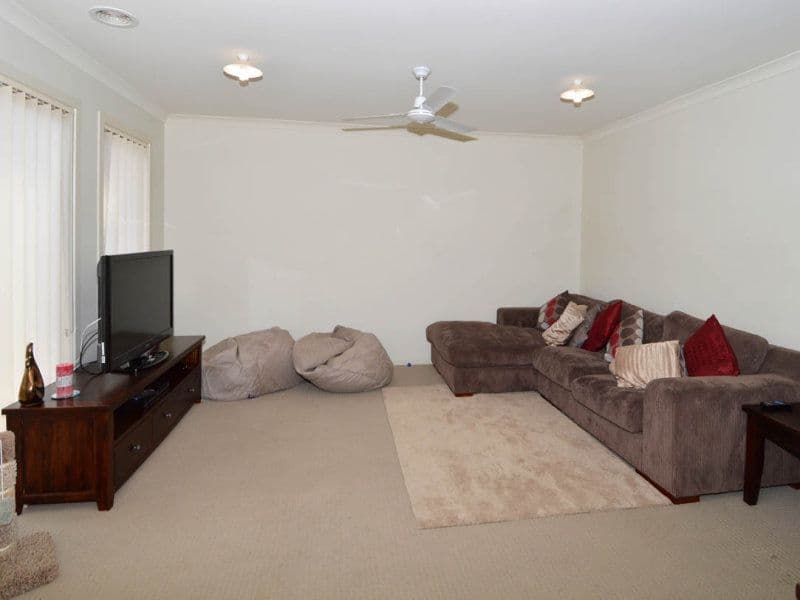 19 Wickett Street, SUNBURY VIC 3429, Sunbury - Thumbnail 5