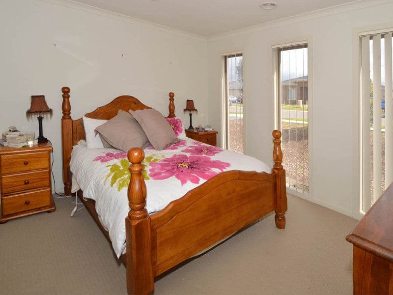 19 Wickett Street, SUNBURY VIC 3429, Sunbury - Thumbnail 7