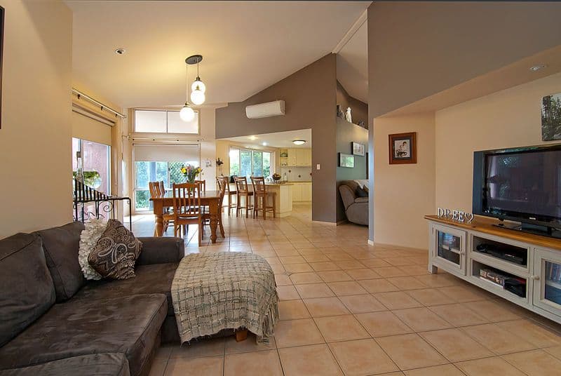 16 Lancaster Circuit, STRETTON QLD 4116, Stretton - Thumbnail 2