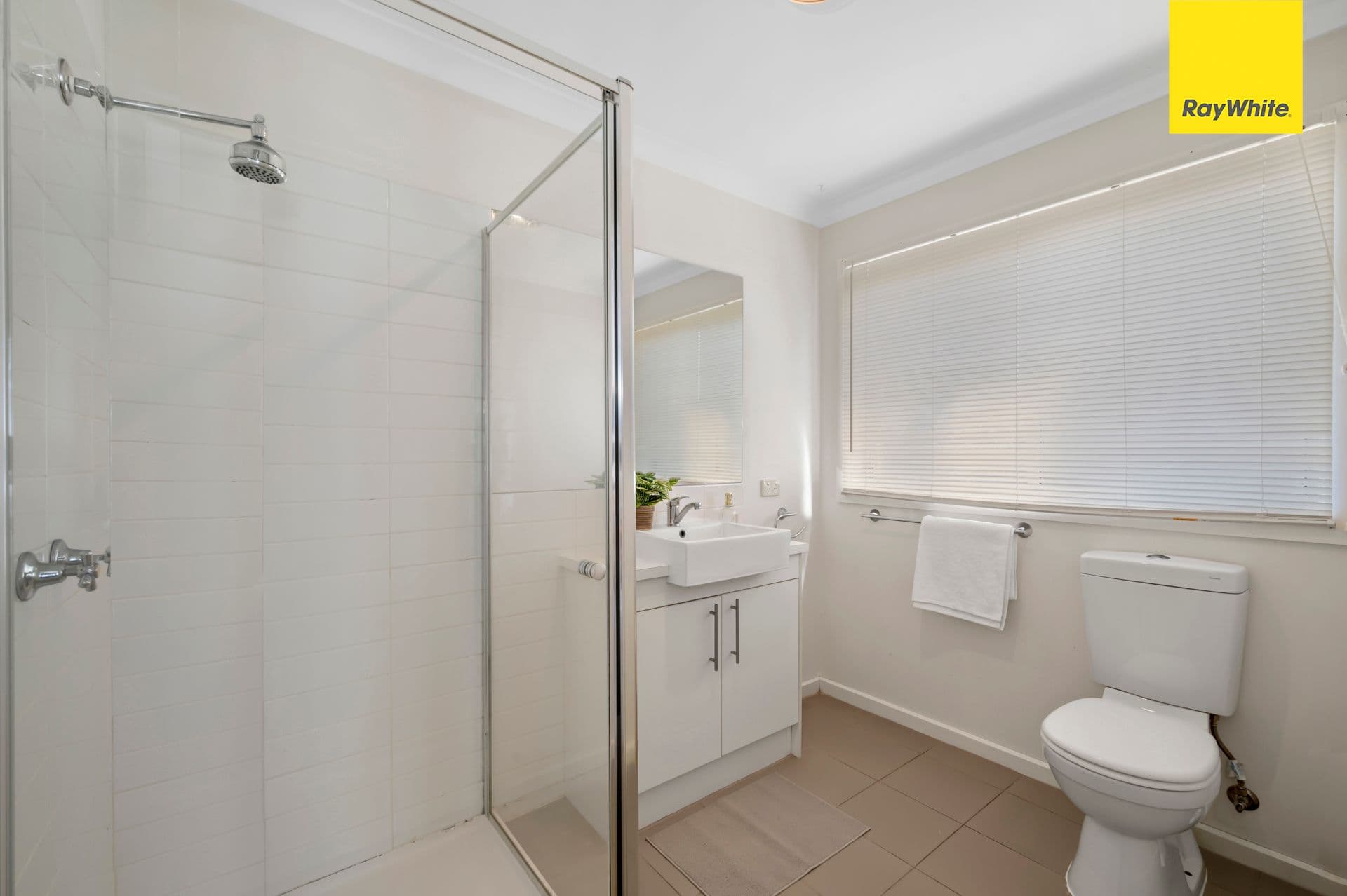 48 Hilton Way, Melton West VIC 3337, Melton West - Thumbnail 3