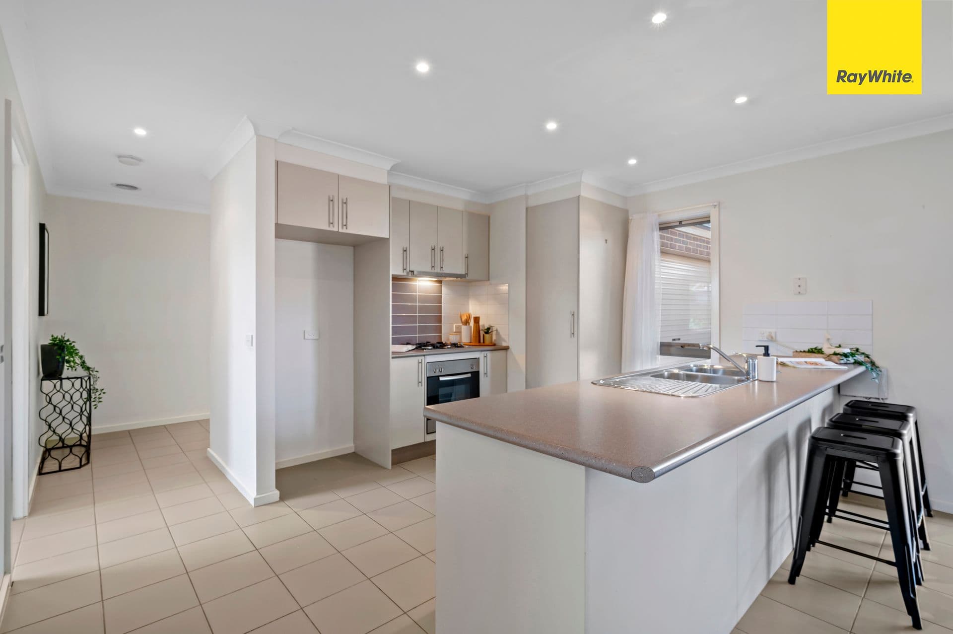 48 Hilton Way, Melton West VIC 3337, Melton West - Thumbnail 5