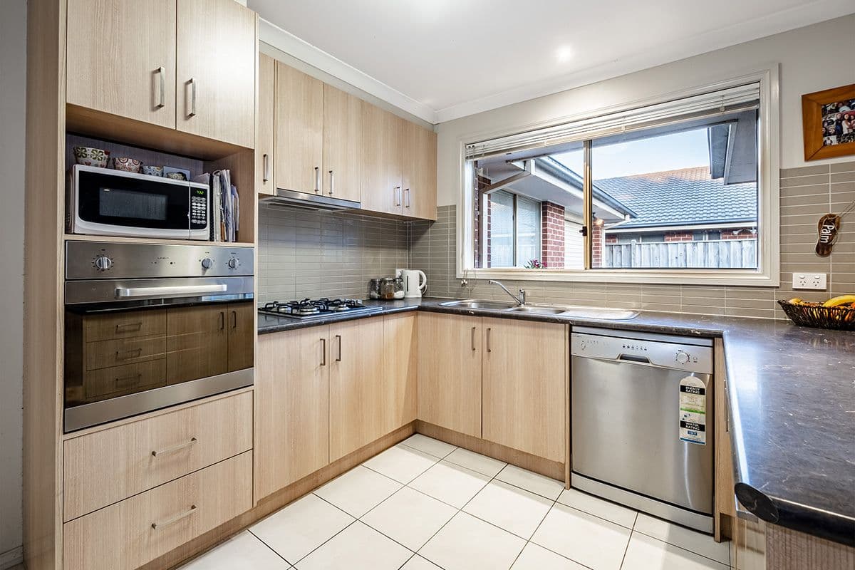 13 Donohue Street, Cranbourne East VIC 3977, Cranbourne East - Thumbnail 3