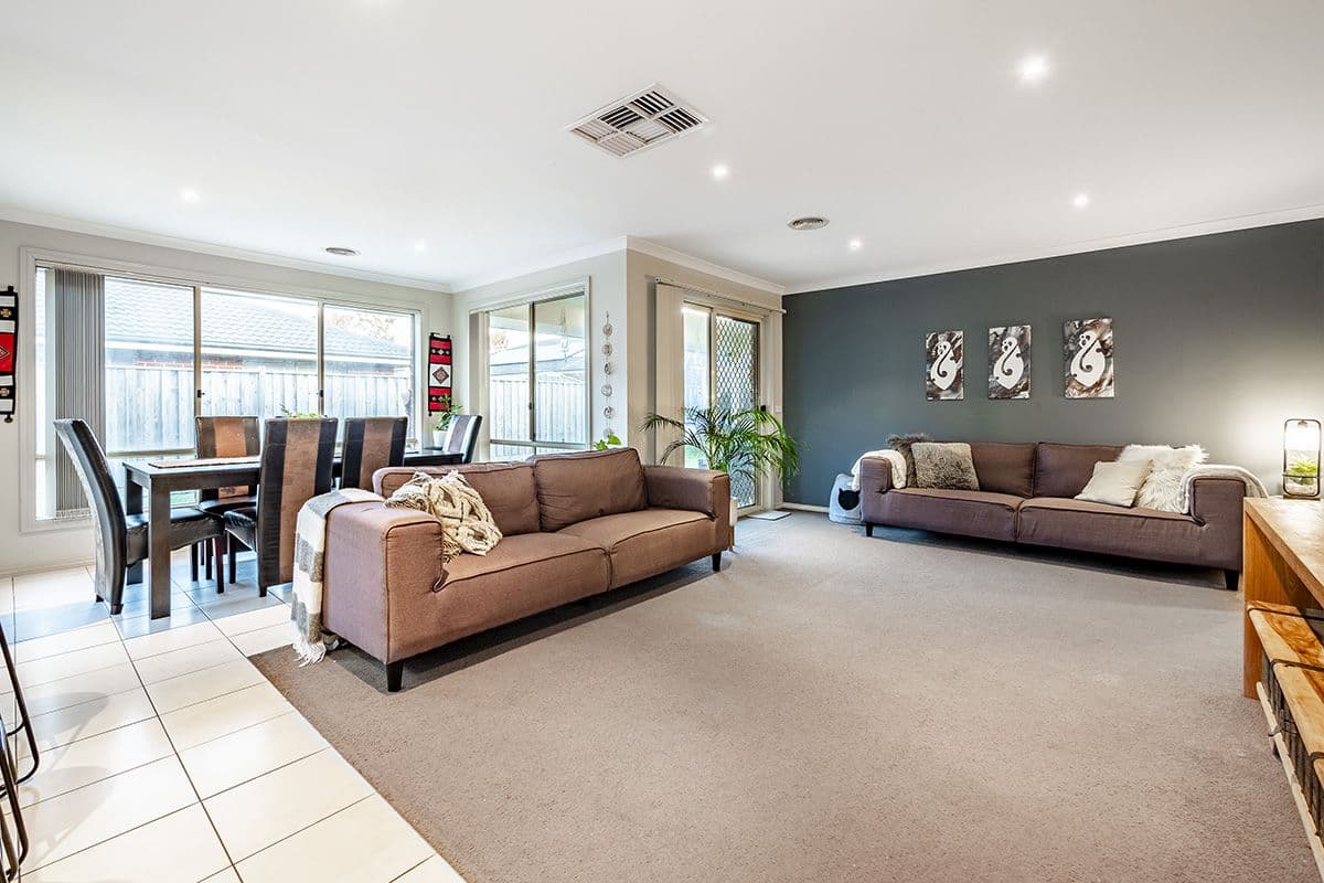 13 Donohue Street, Cranbourne East VIC 3977, Cranbourne East - Thumbnail 7