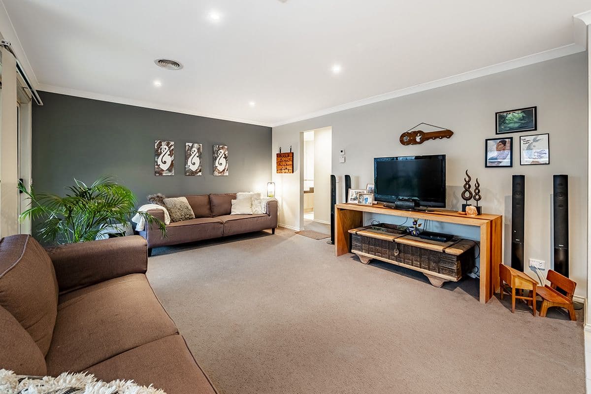 13 Donohue Street, Cranbourne East VIC 3977, Cranbourne East - Thumbnail 8