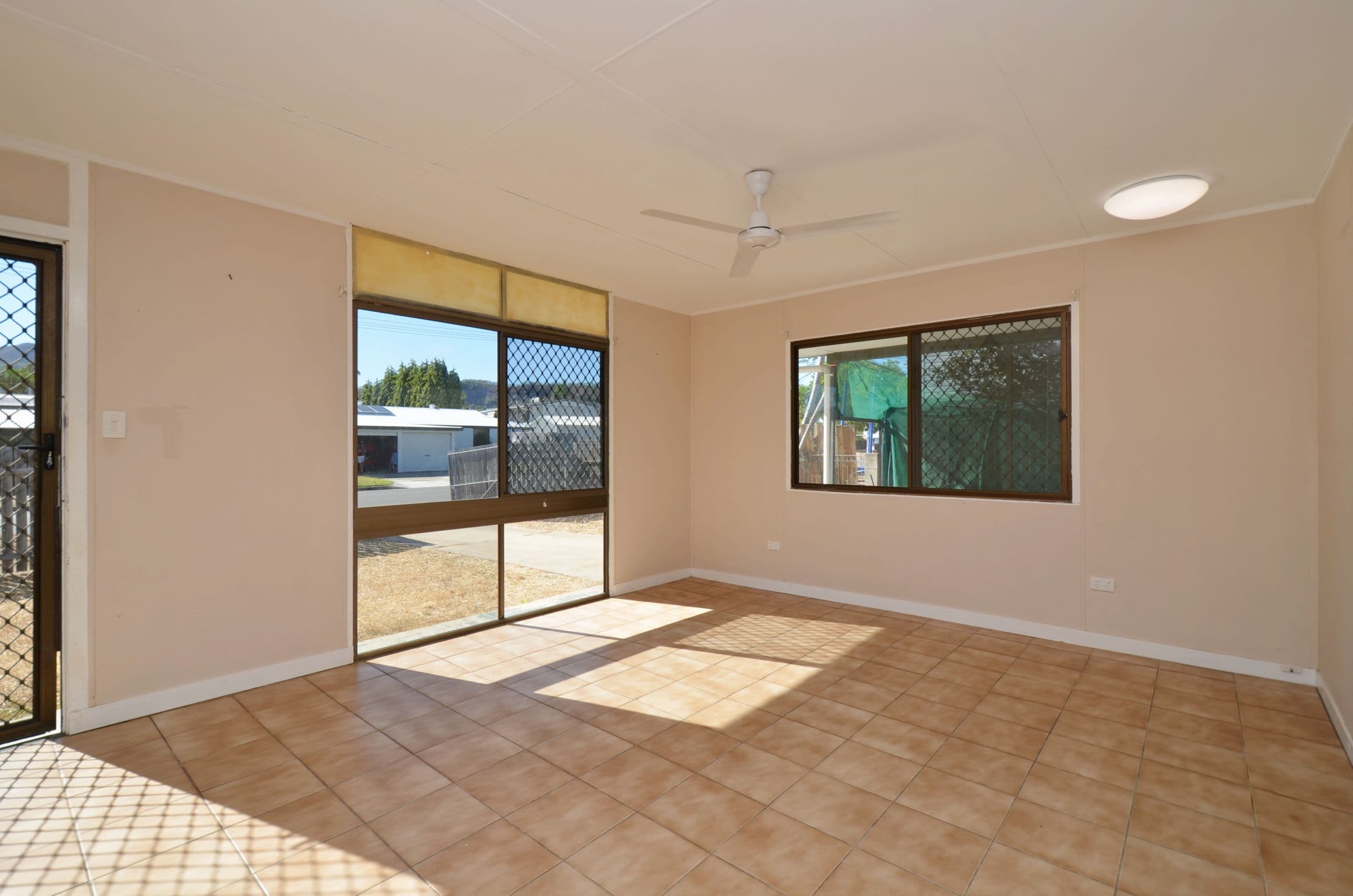 7 Samantha Street, Kelso QLD 4815, Kelso - Thumbnail 2