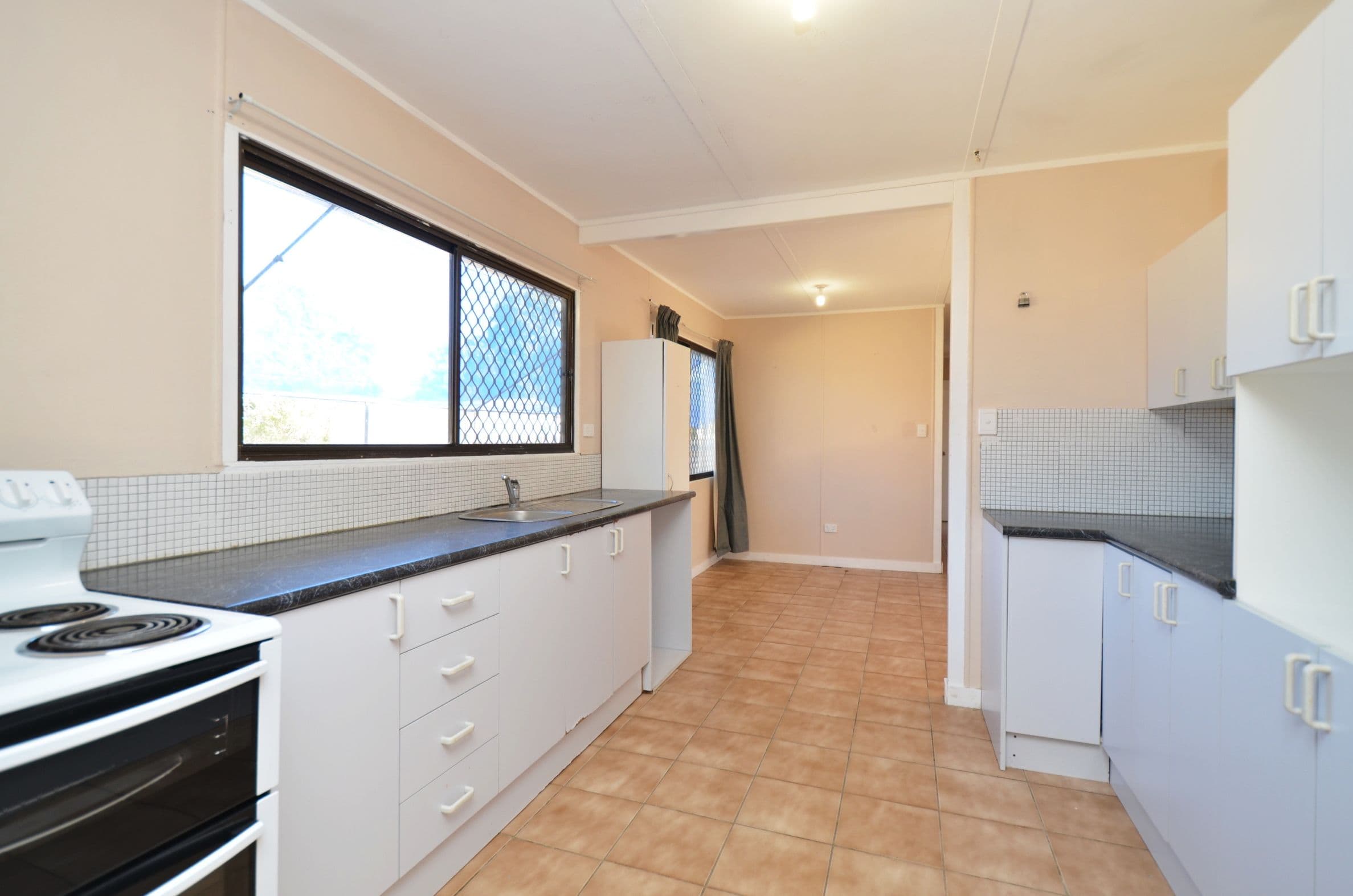 7 Samantha Street, Kelso QLD 4815, Kelso - Thumbnail 3