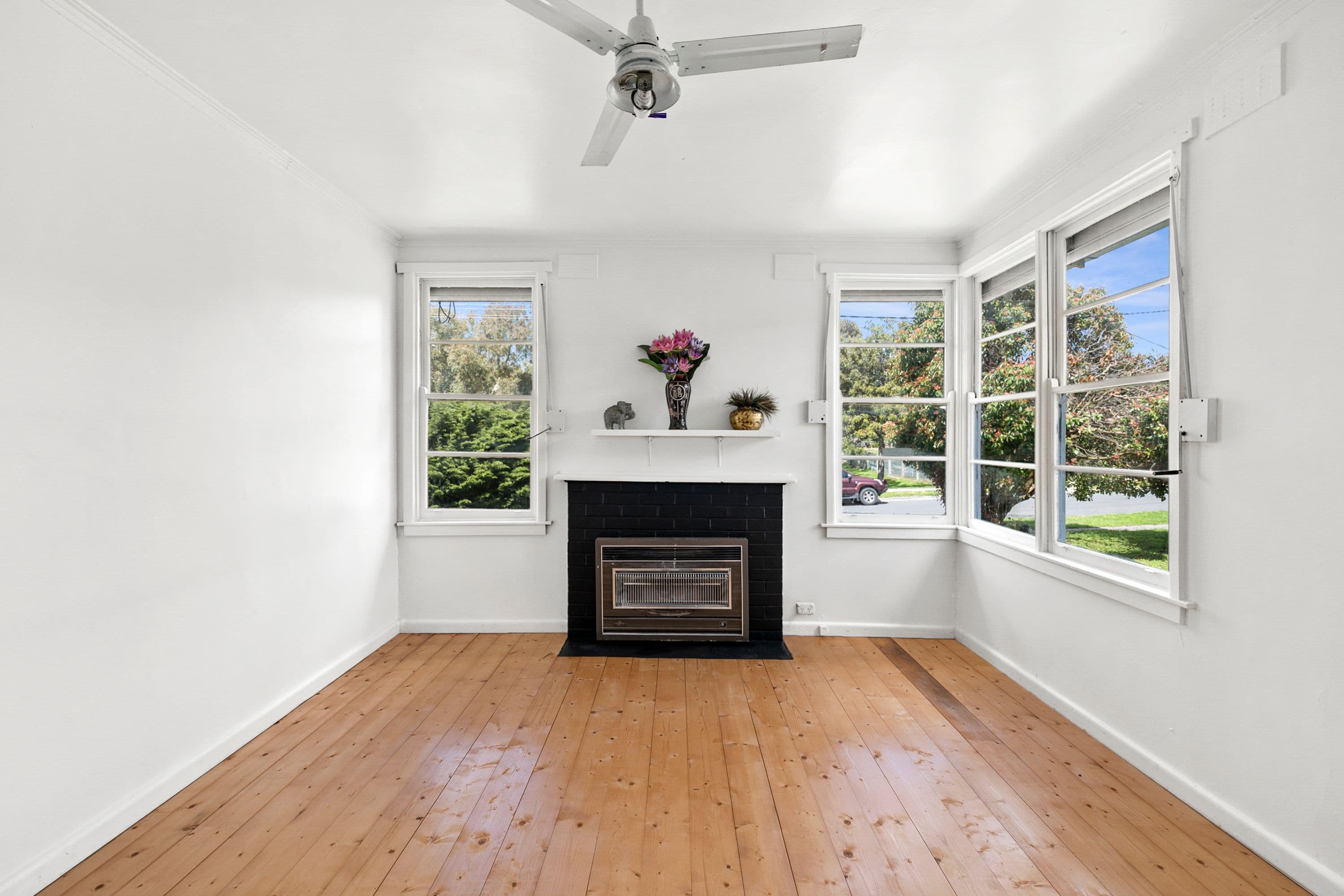 27 Montgomery Street, Ararat VIC 3377, Ararat - Thumbnail 2