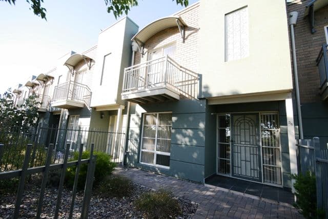 34 Sir Ross Smith Boulevard, OAKDEN SA 5086, Oakden - Image 1