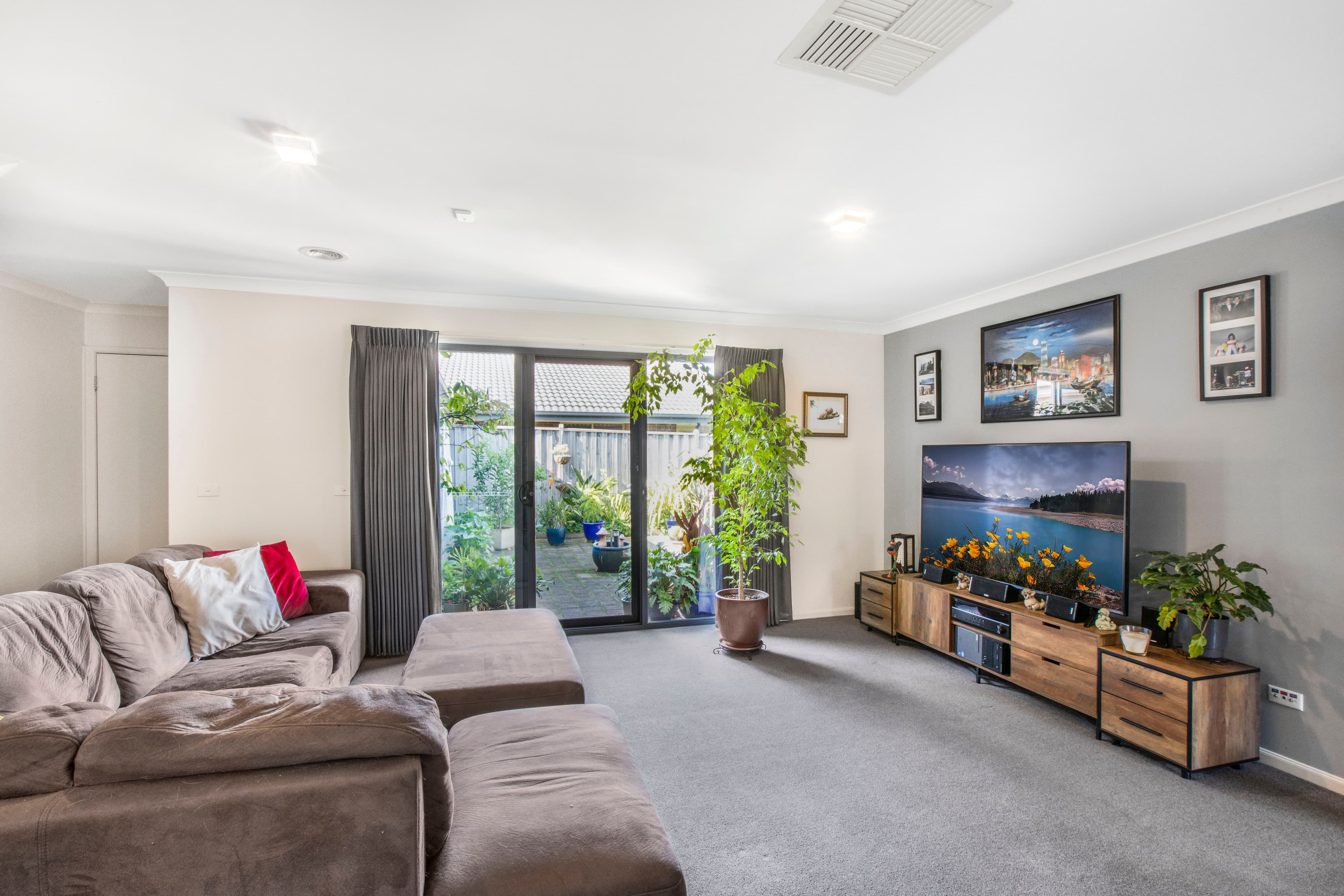 48 Irving Road, Pakenham VIC 3810, Pakenham - Thumbnail 2