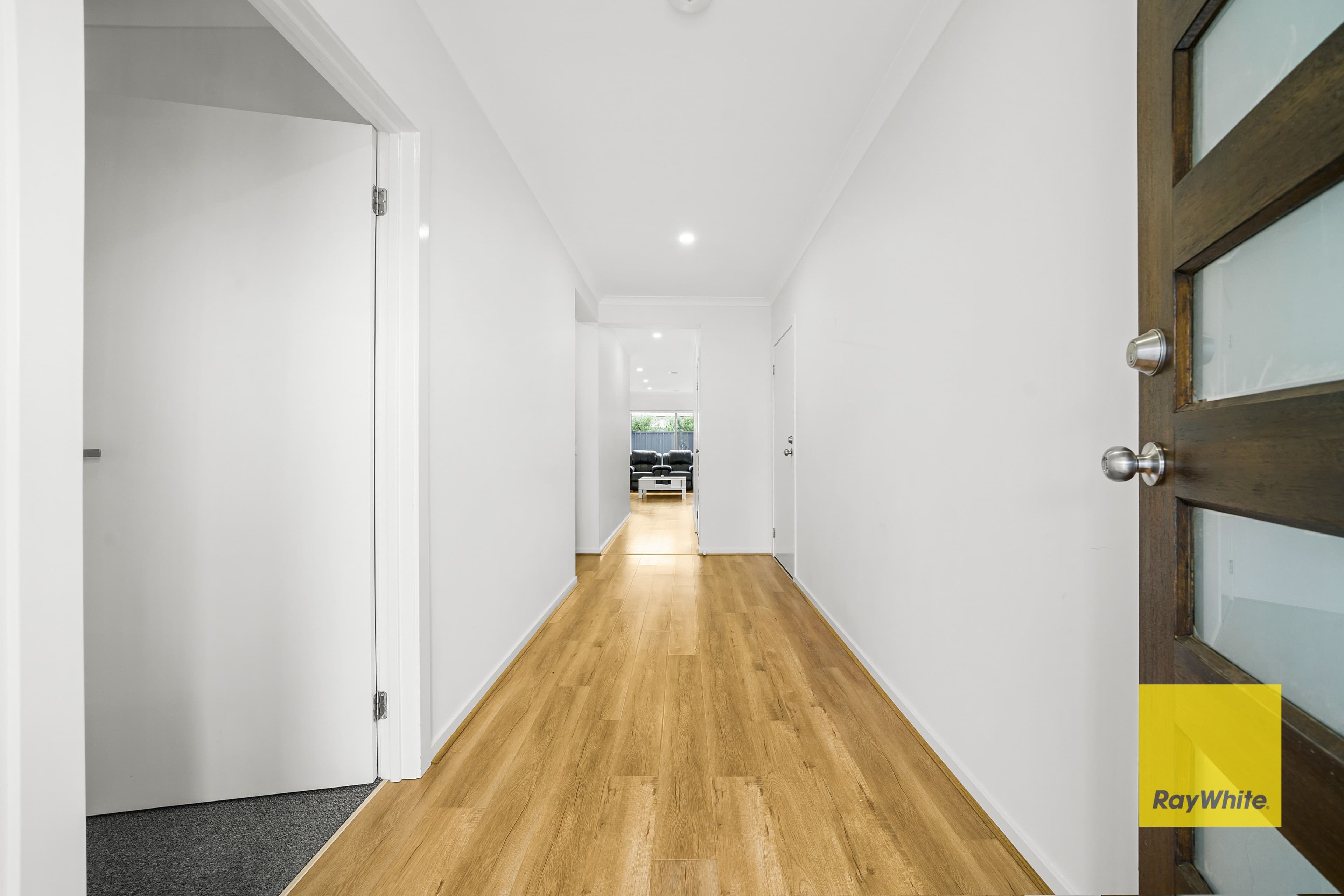 14 Rathdowne Road, Werribee VIC 3030, Werribee - Thumbnail 3
